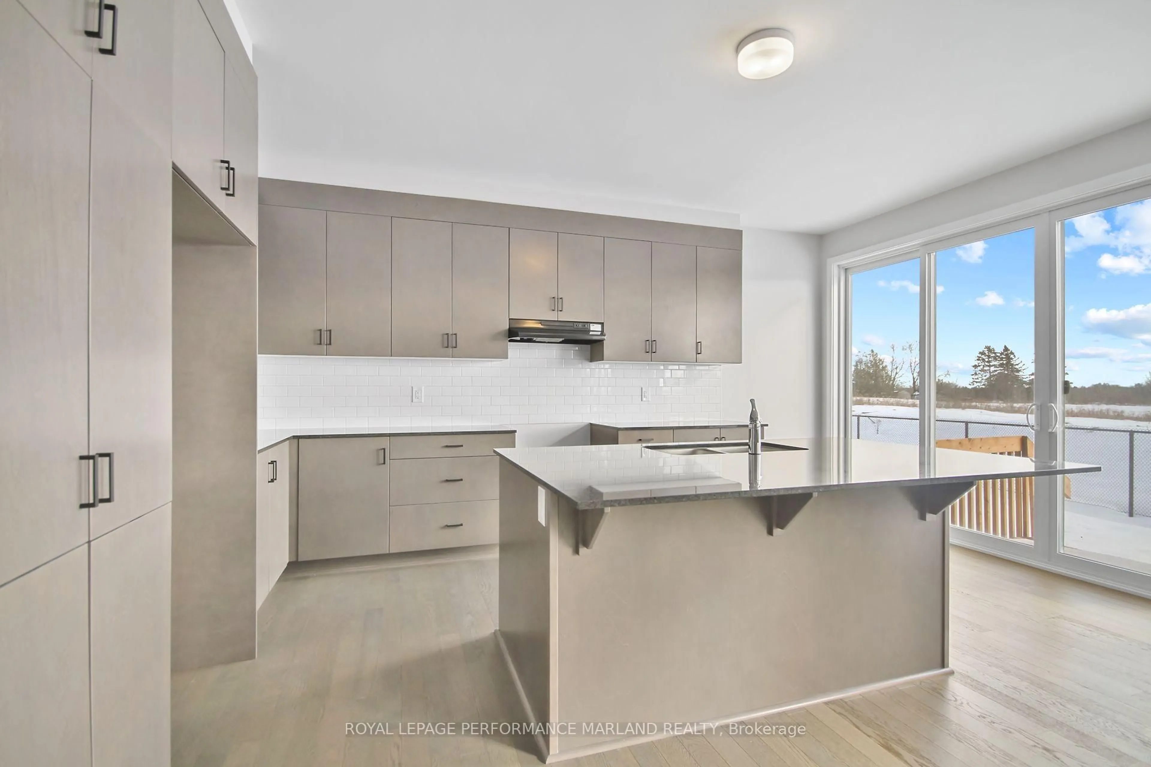 Unknown for 655 Fenwick Way, Ottawa Ontario K2J 7E6