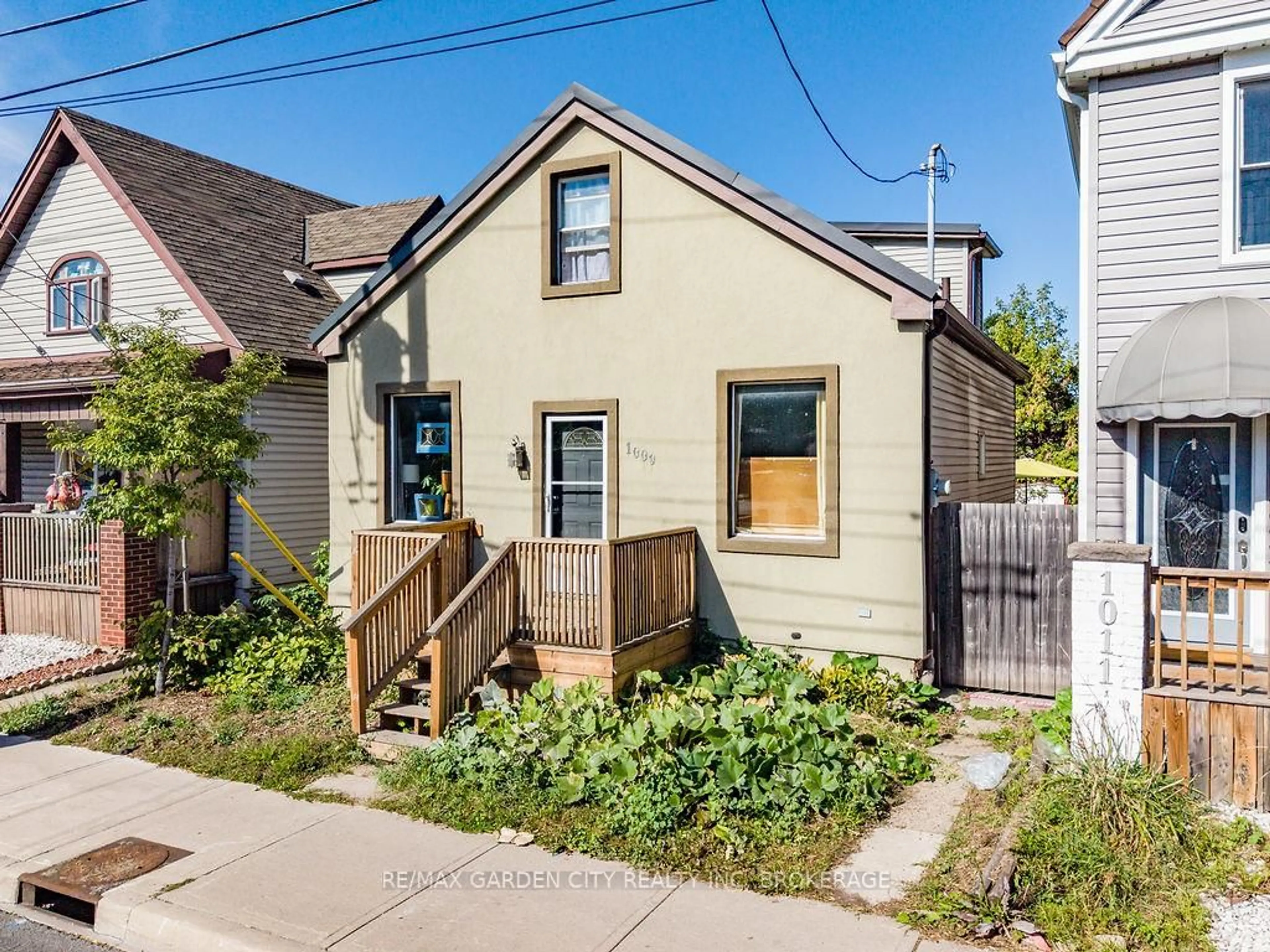 Unknown for 1009 Cannon St, Hamilton Ontario L8L 2H4
