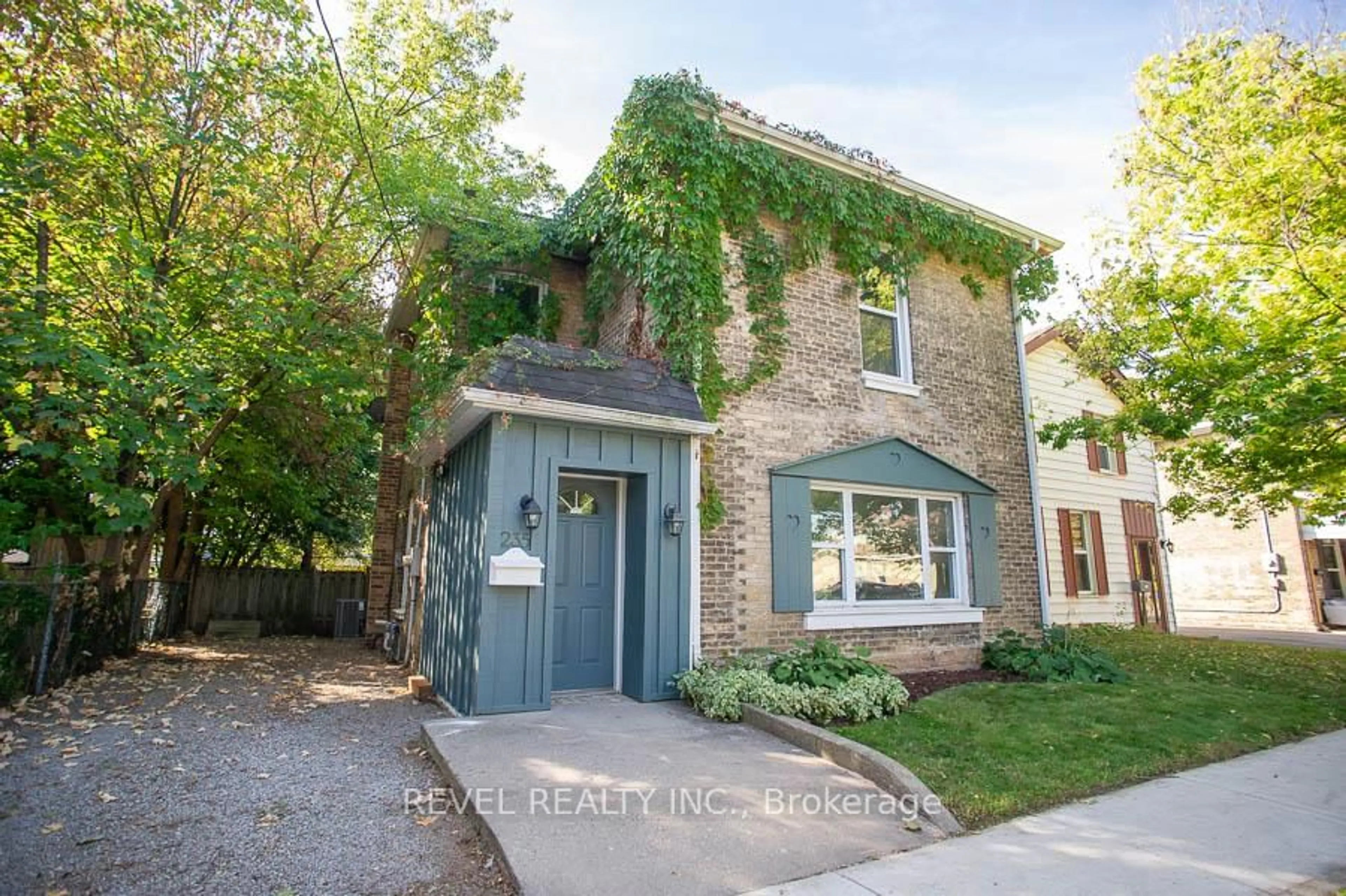 Home with brick exterior material, street for 235 Darling St, Brantford Ontario N3S 3X3