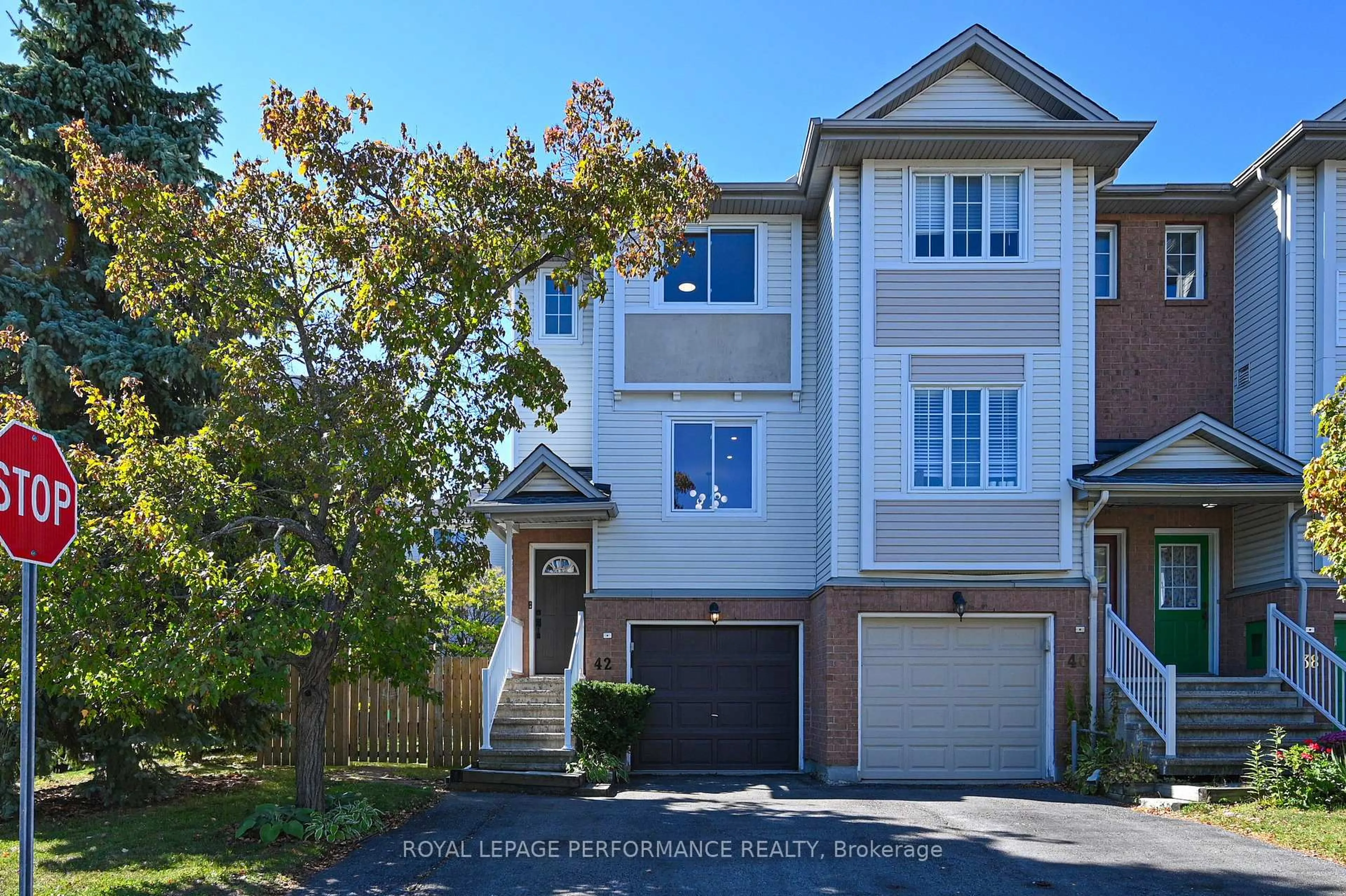 Unknown for 42 Yorkville St, Ottawa Ontario K2C 4B5