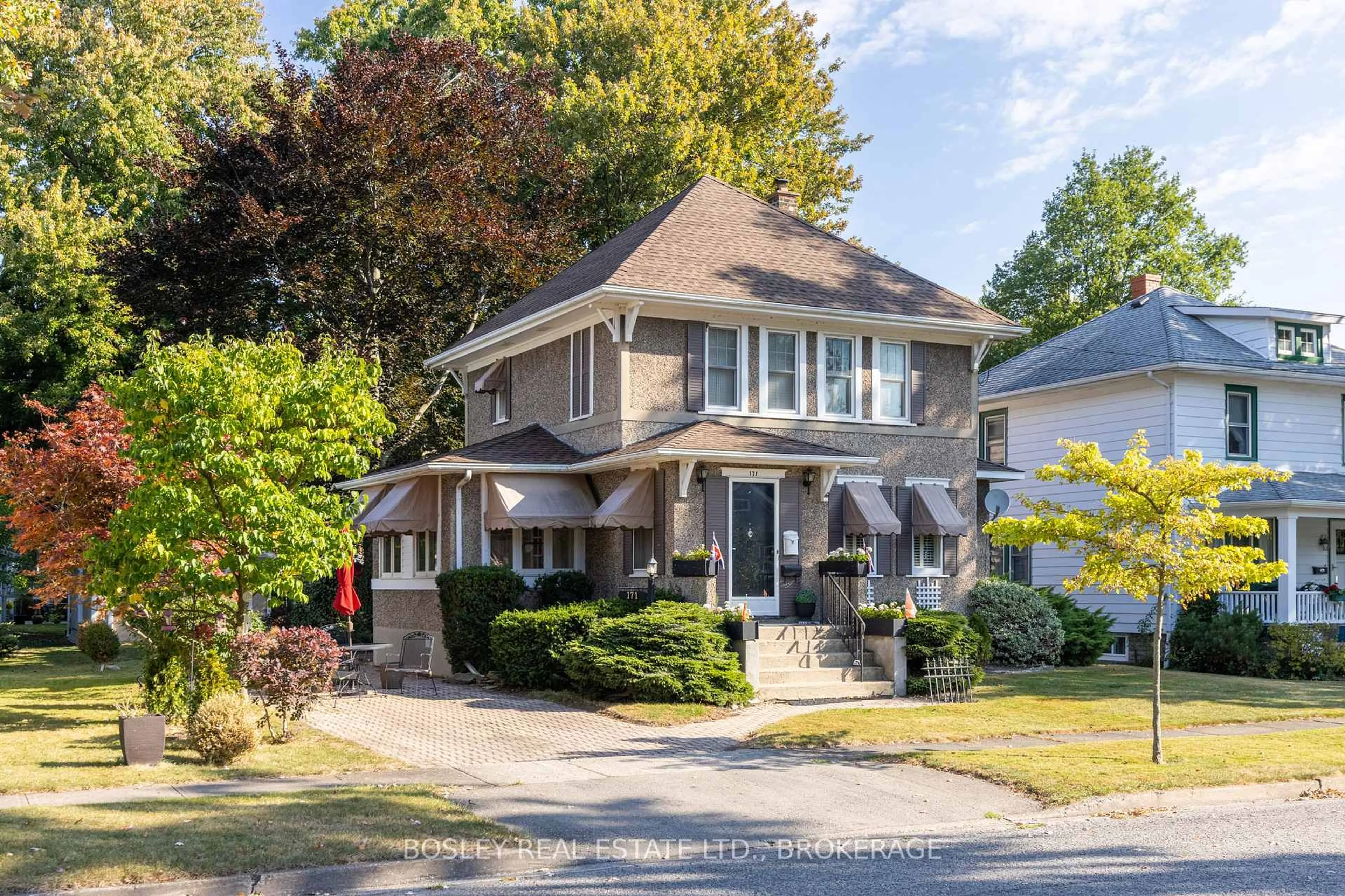 Home with vinyl exterior material, street for 171 Alexandra St, Port Colborne Ontario L3K 2Y6