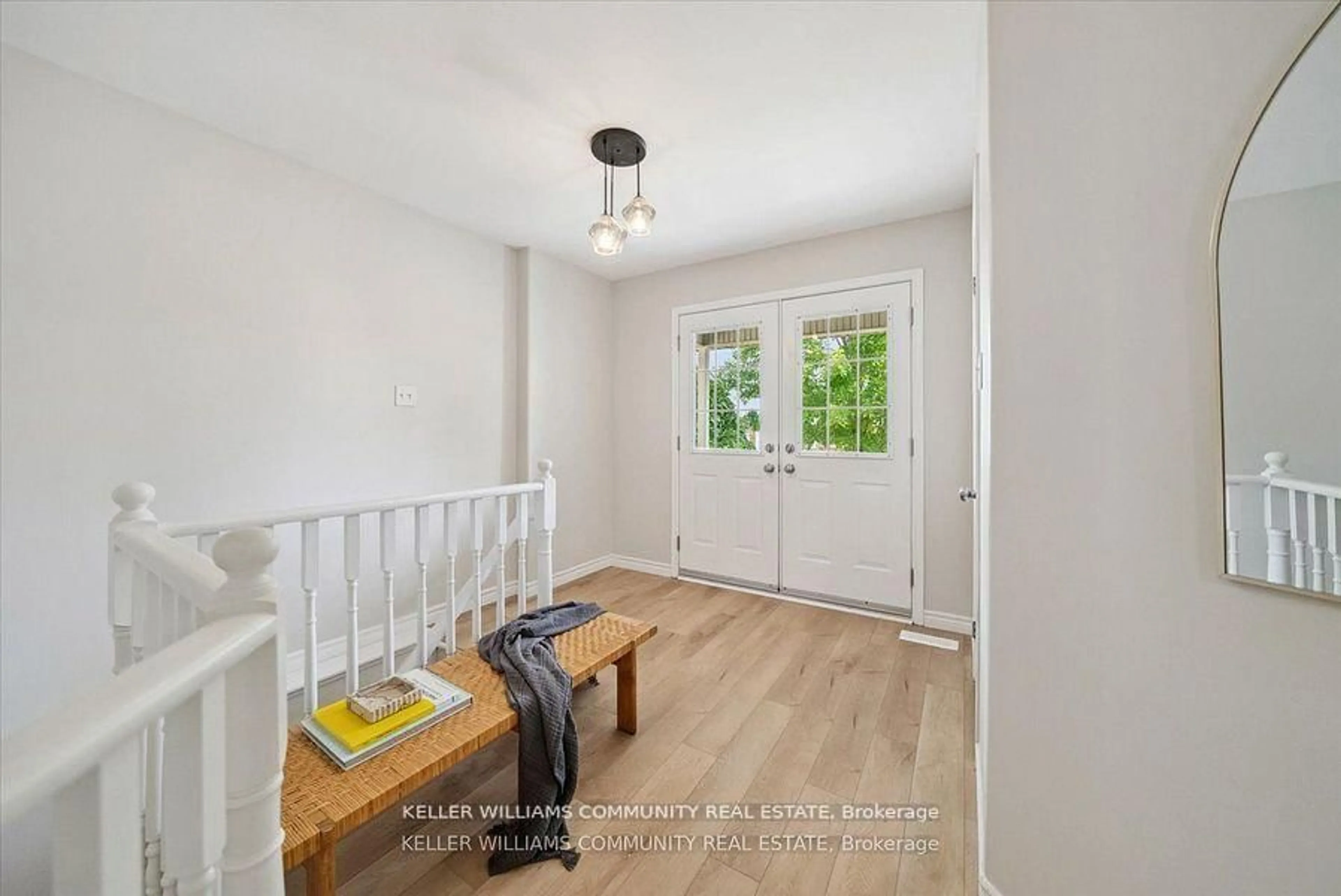 Indoor entryway for 151 Parcells Cres, Peterborough West Ontario K9K 2R2