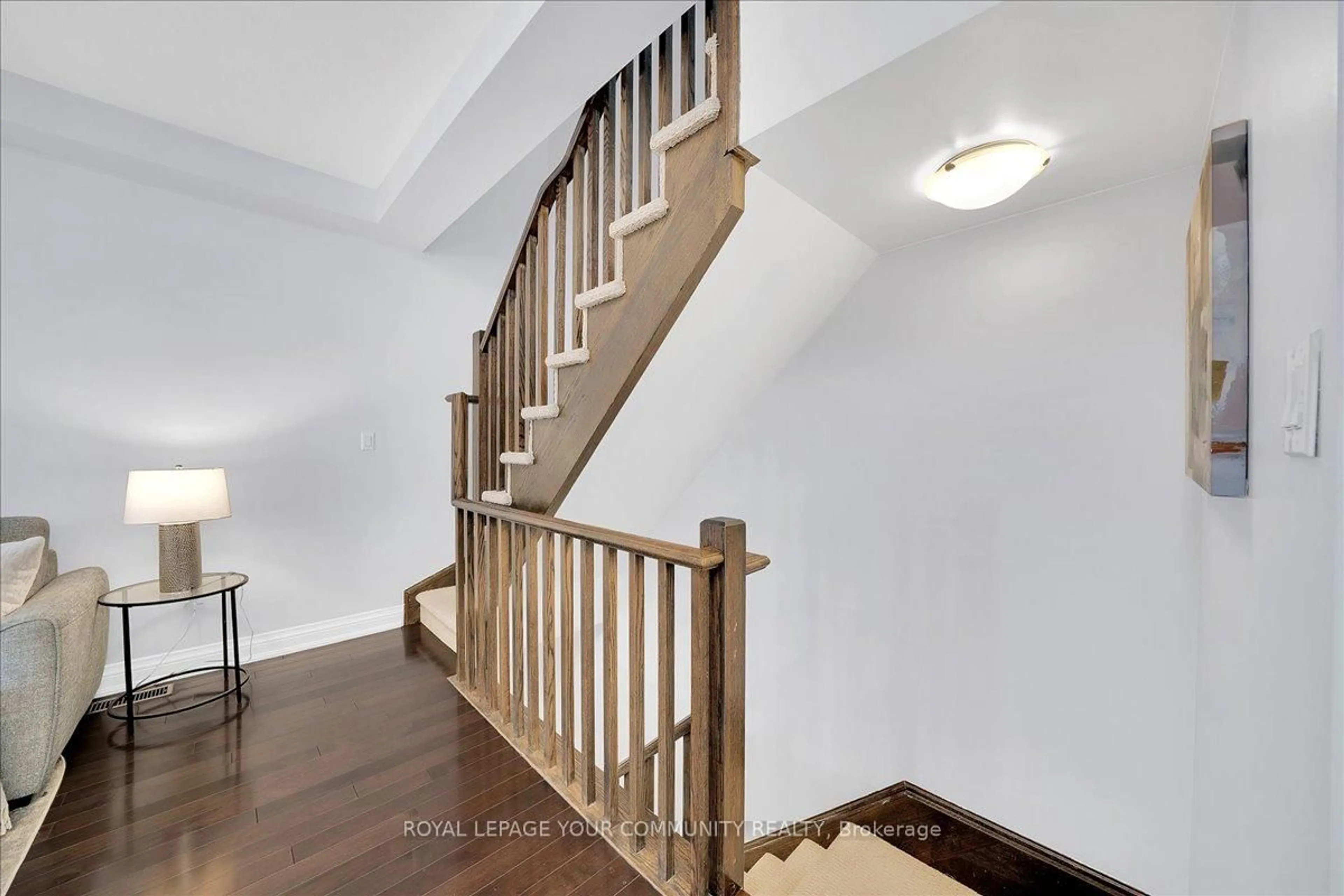 Stairs for 6 Chestnut Dr #73, Grimsby Ontario L3M 0C4