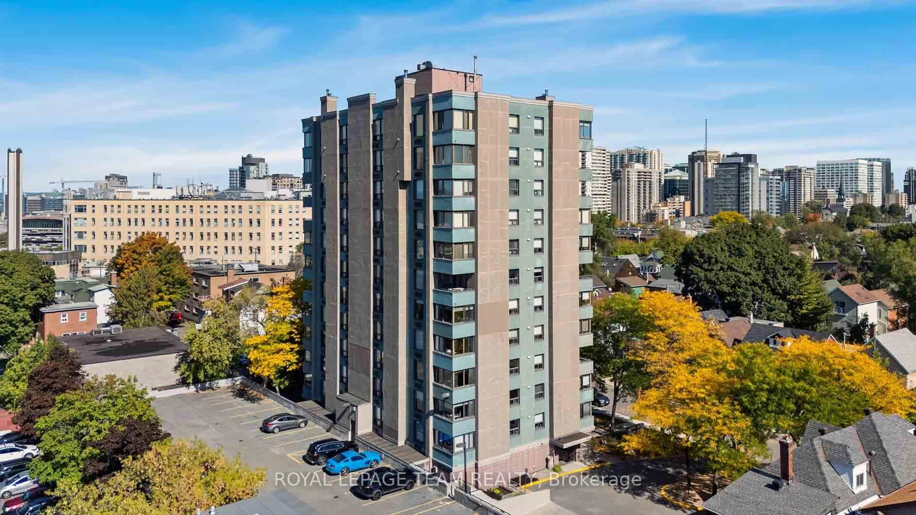 A pic from outside/outdoor area/front of a property/back of a property/a pic from drone, city buildings view from balcony for 40 ARTHUR St #303, Ottawa Ontario K1R 7T5