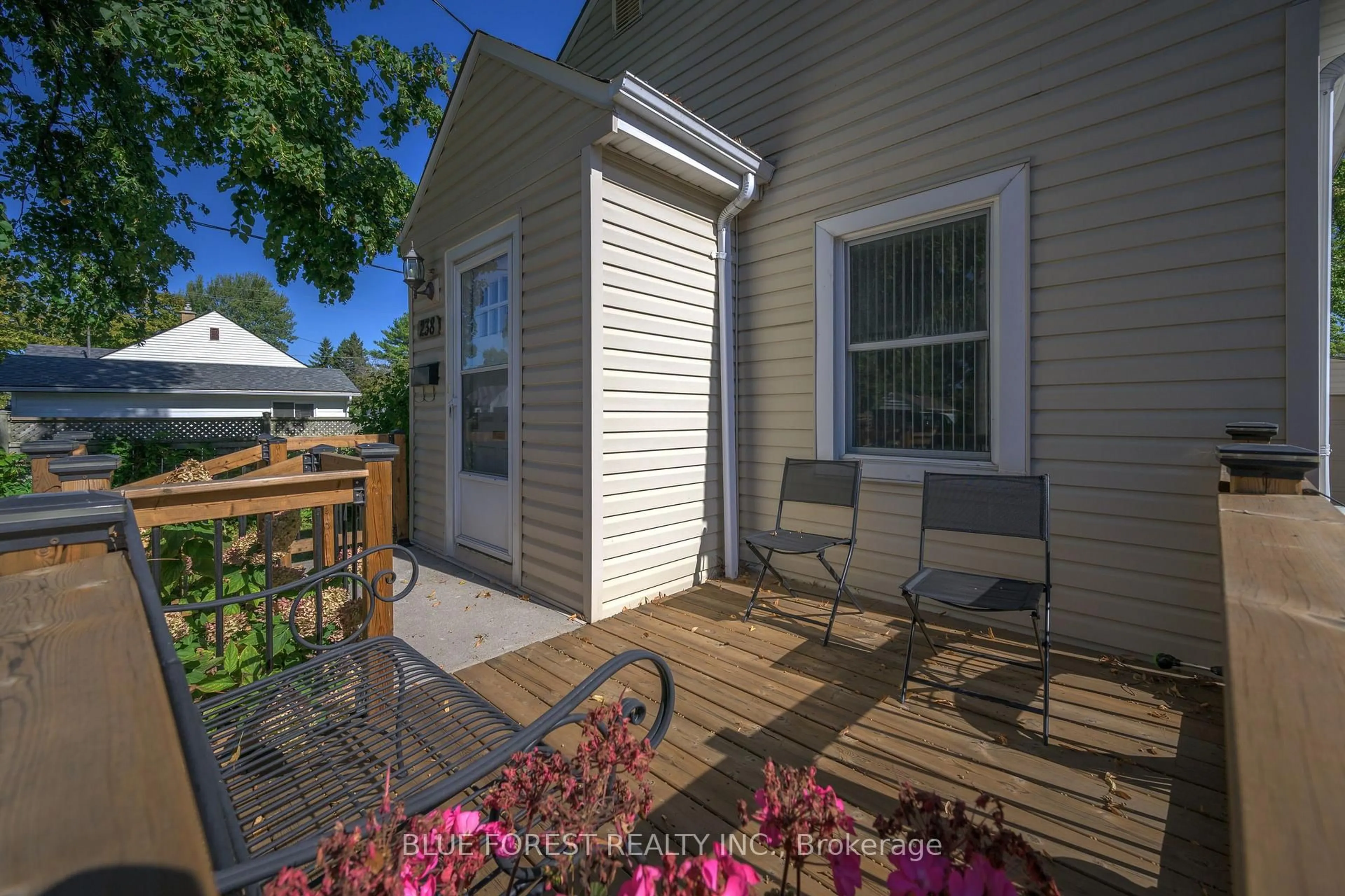 Patio, street for 238 St Julien St, London East Ontario N5Z 2N3