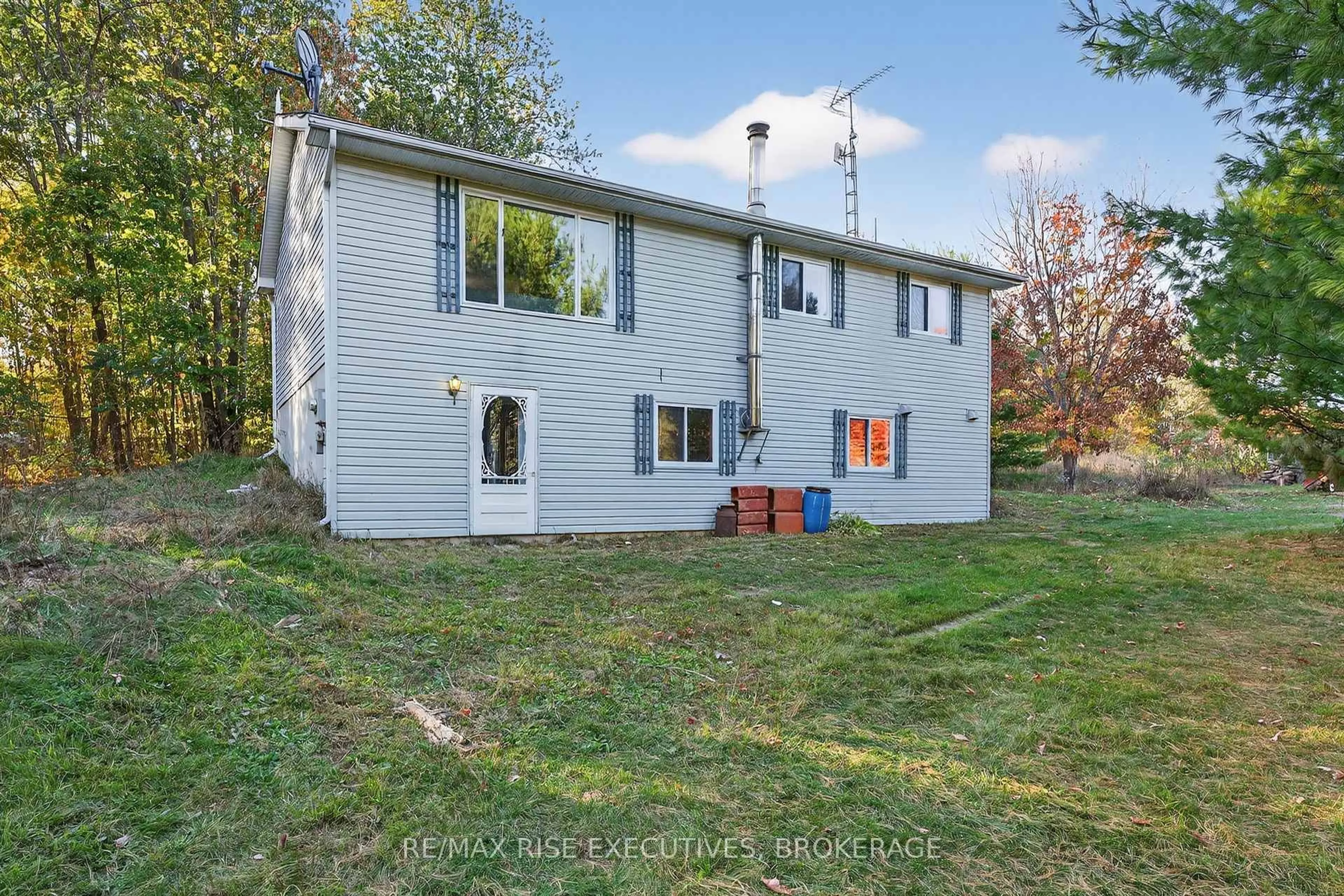 A pic from outside/outdoor area/front of a property/back of a property/a pic from drone, unknown for 543 James Wilson Rd, Hartington Ontario K0H 1W0