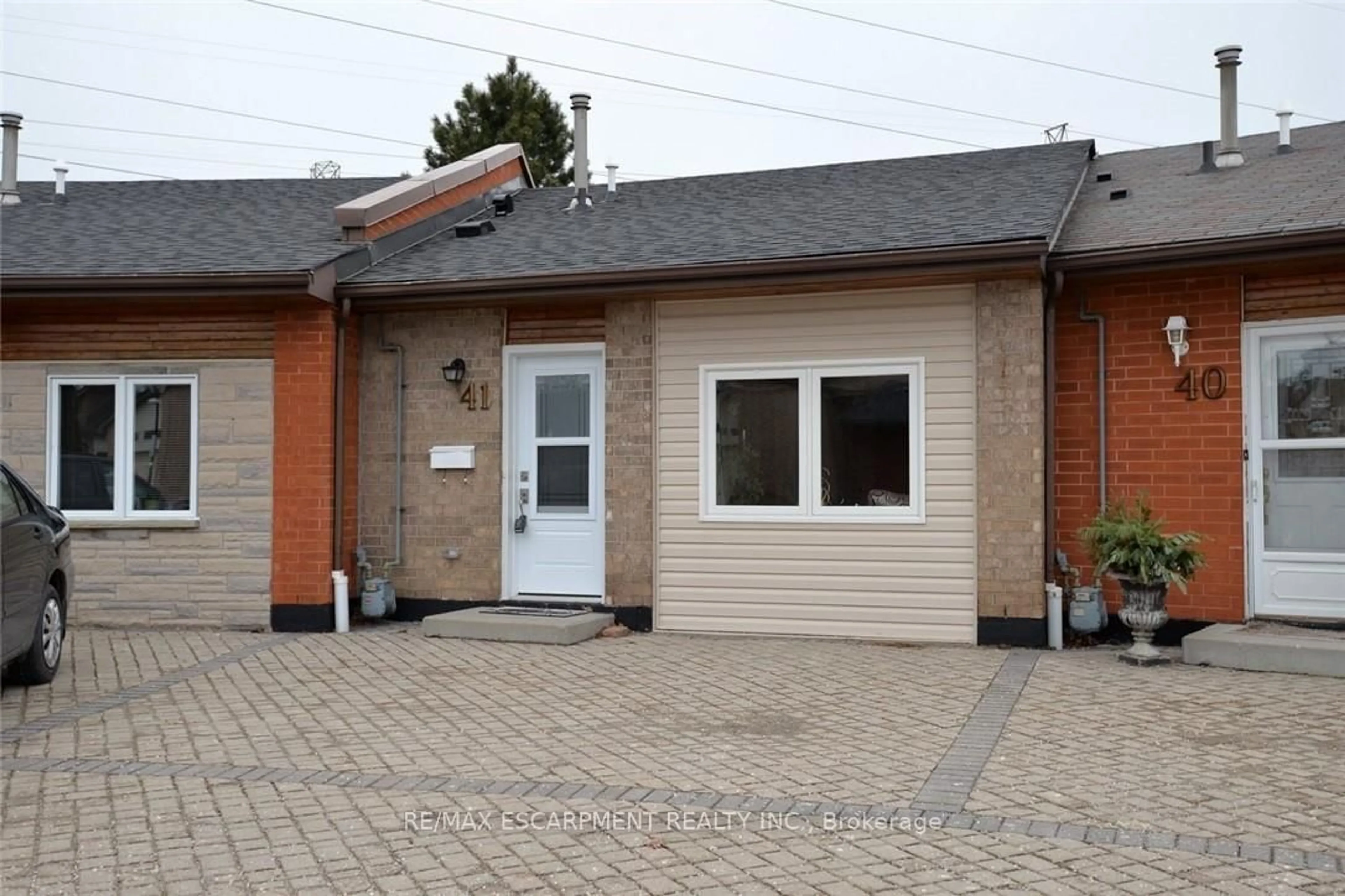Unknown for 41 SISTER KERN Terr, Hamilton Ontario L9B 2M1