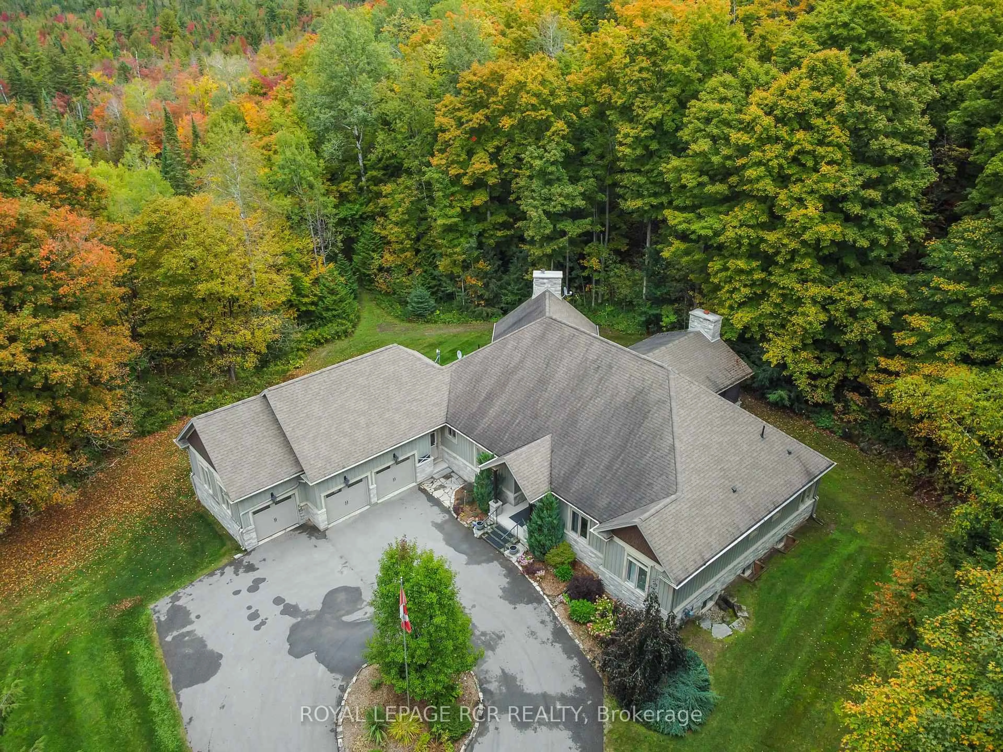 A pic from outside/outdoor area/front of a property/back of a property/a pic from drone, unknown for 9245 Wellington 124 Rd, Erin Ontario N1H 6H7
