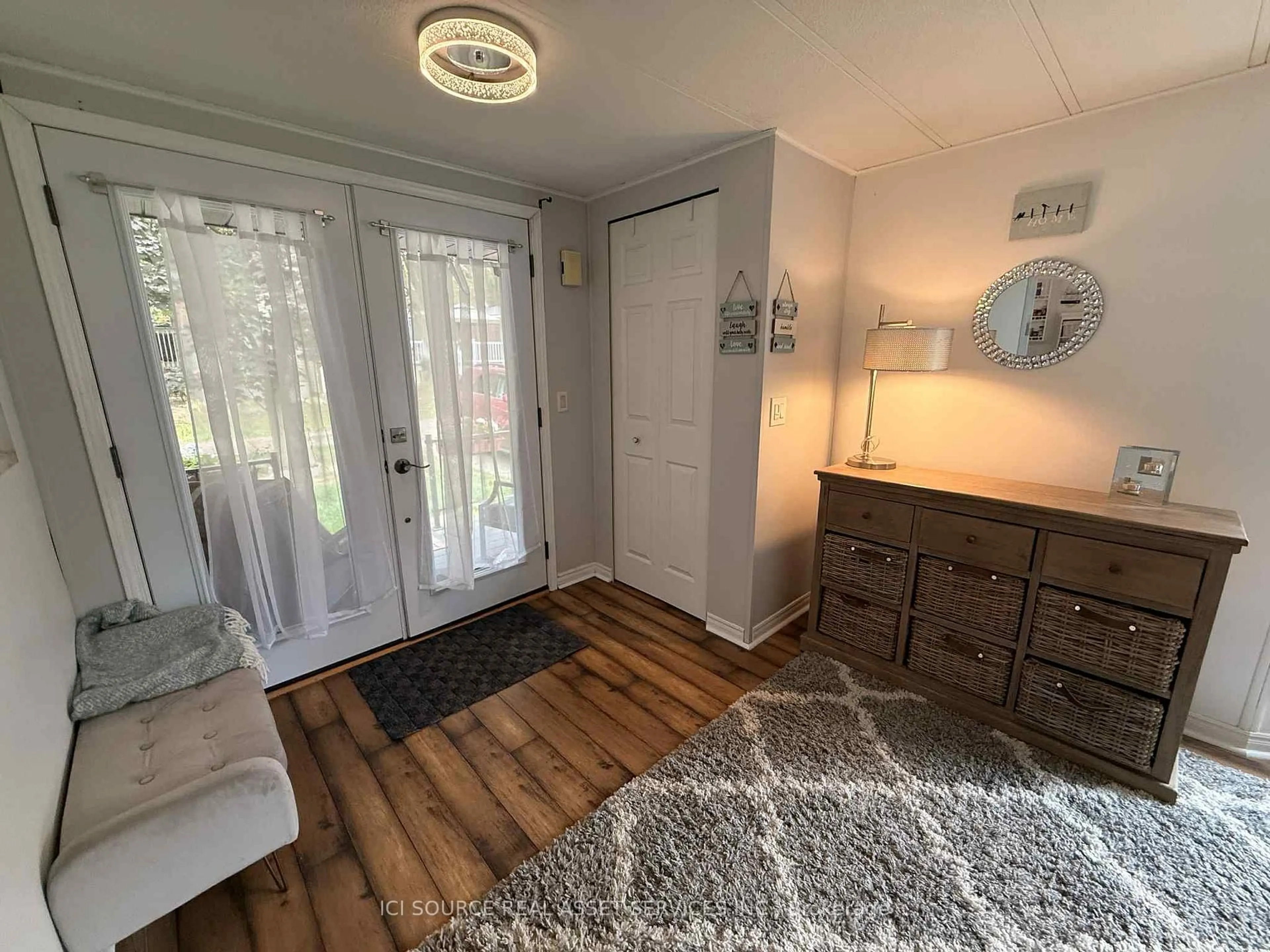Indoor entryway for 580 Beaver Creek Rd #Site 13, Waterloo Ontario N2V 3Z4