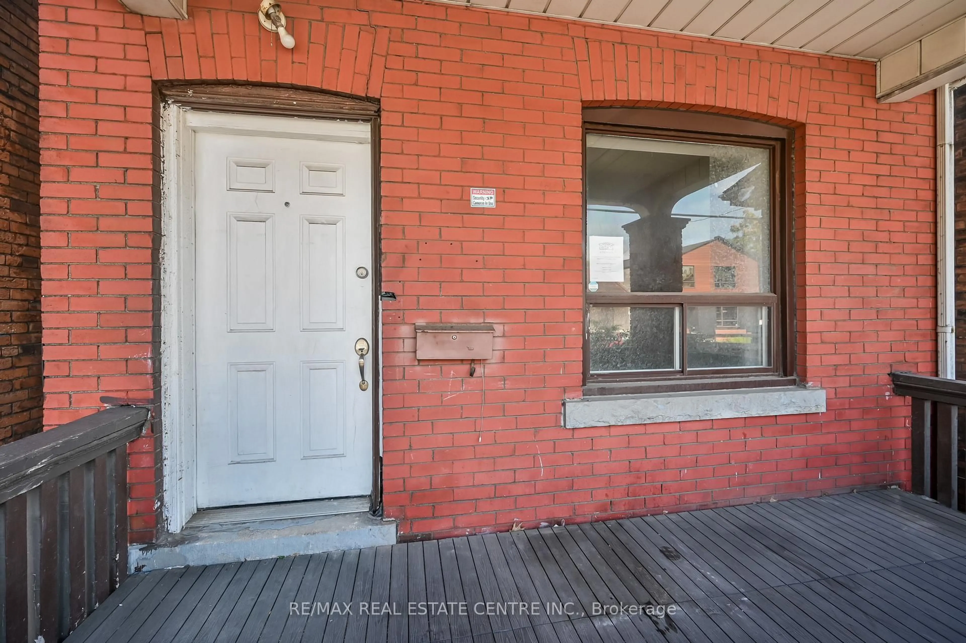 Unknown for 334 CANNON St, Hamilton Ontario L8L 2B9