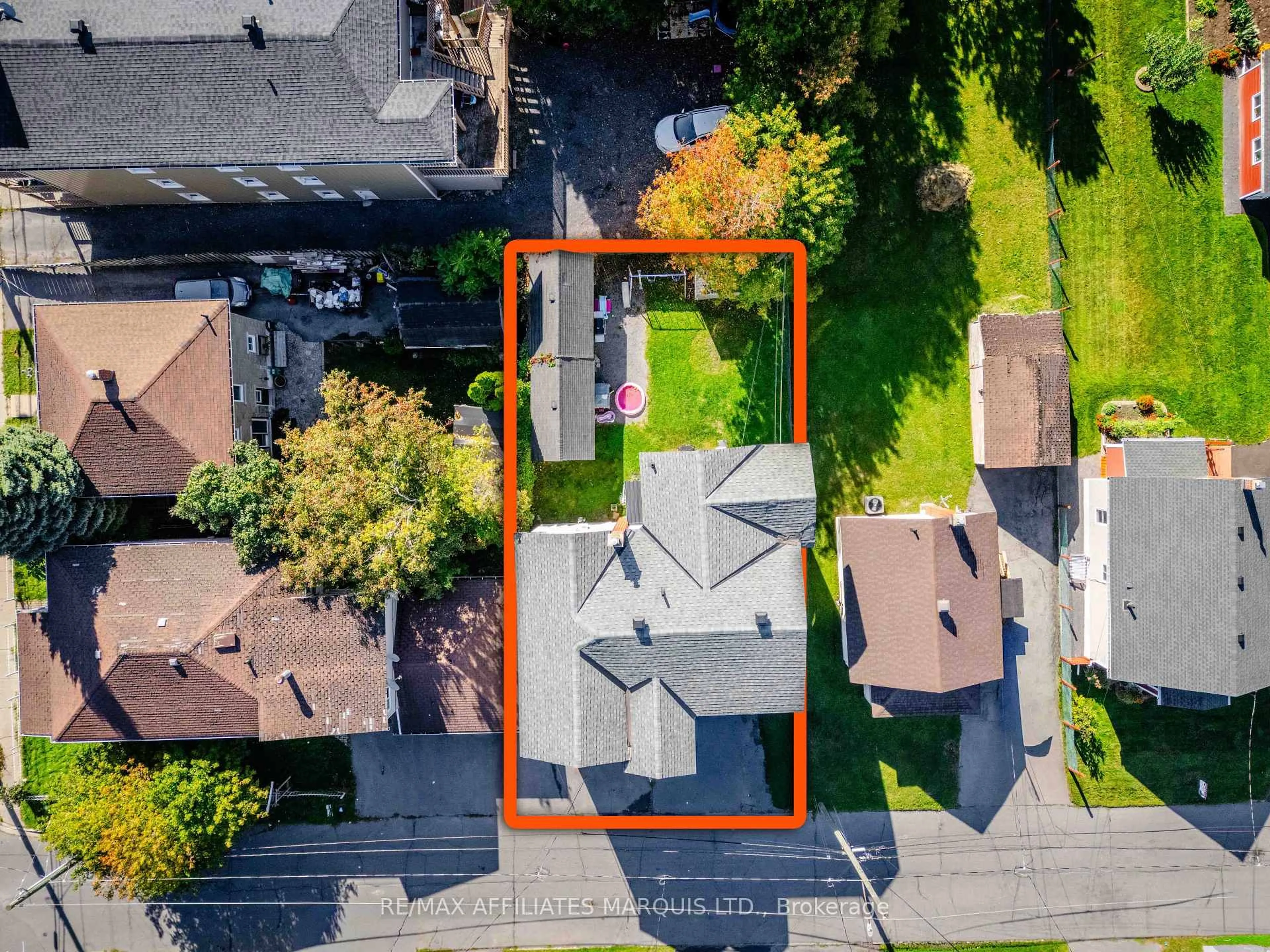 A pic from outside/outdoor area/front of a property/back of a property/a pic from drone, street for 454 Eighth St, Cornwall Ontario K6H 2T2