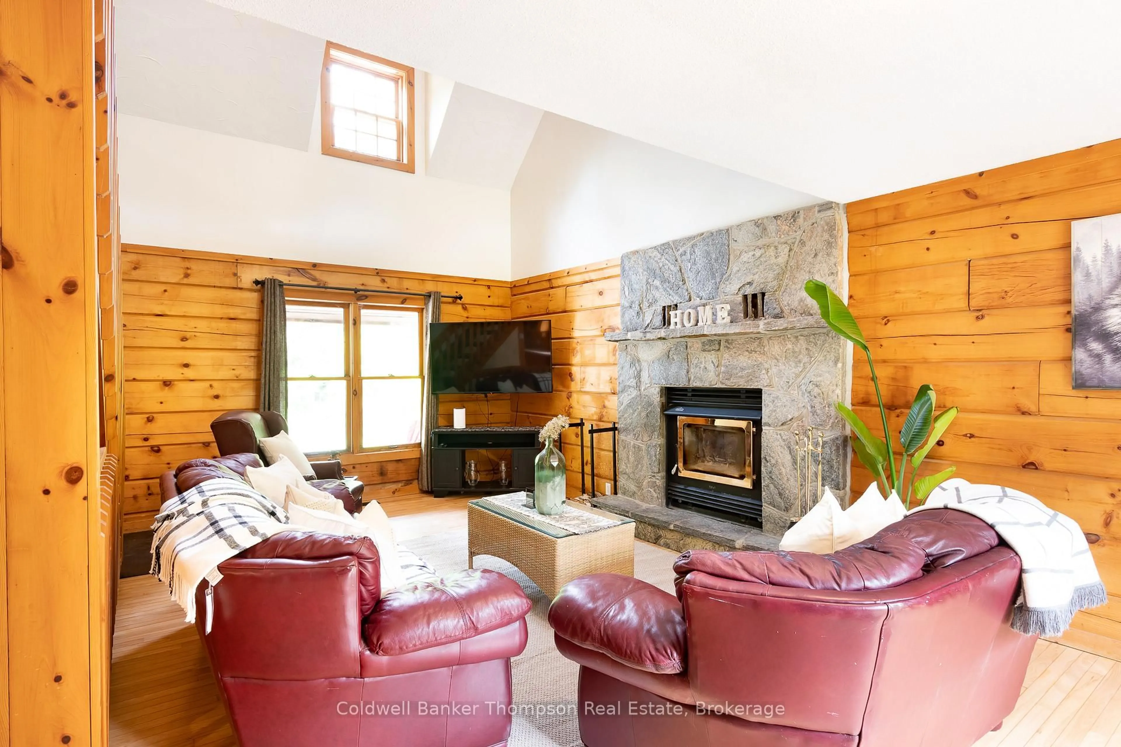Living room with furniture, unknown for 1626 Port Cunnington Rd, Lake of Bays Ontario P0A 1H0