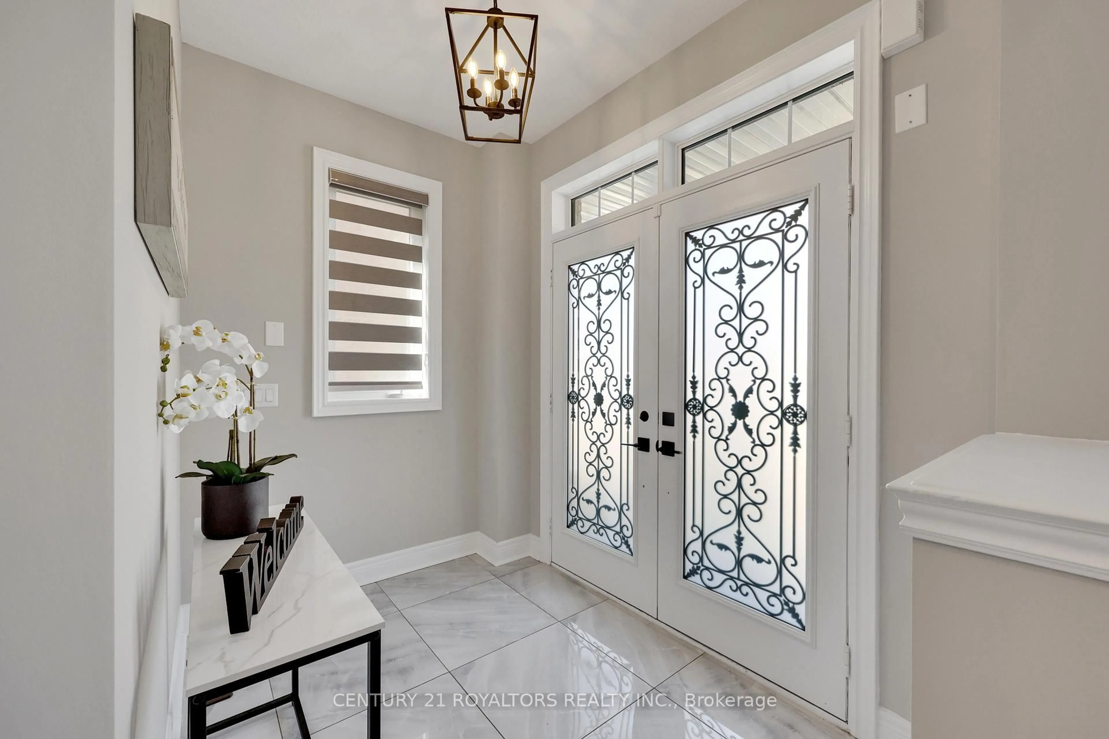 Indoor entryway for 637 McGill Lane, Woodstock Ontario N4T 0L3