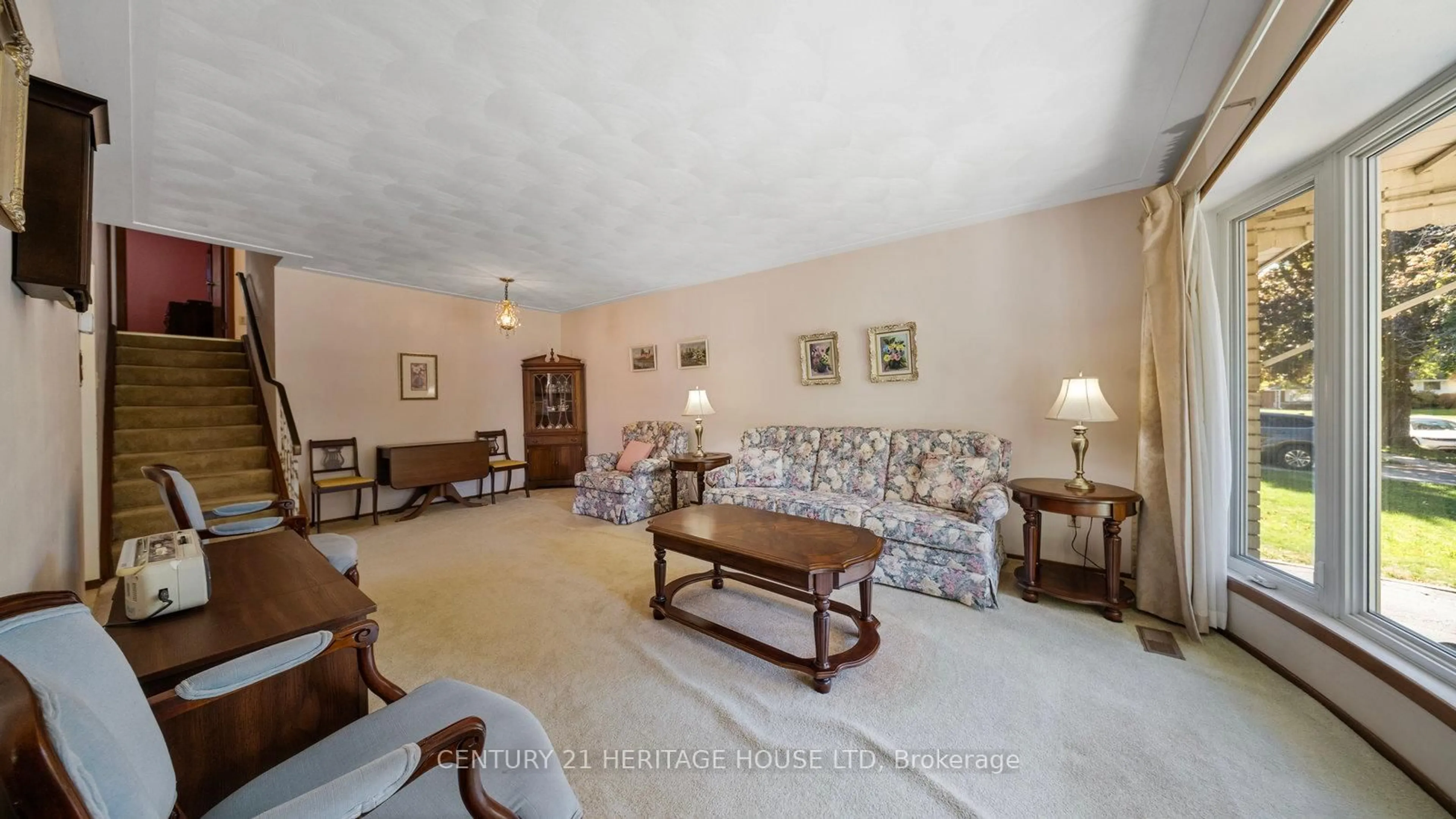 Living room with furniture, unknown for 15 Acorn Lane, Brantford Ontario N3R 3P3