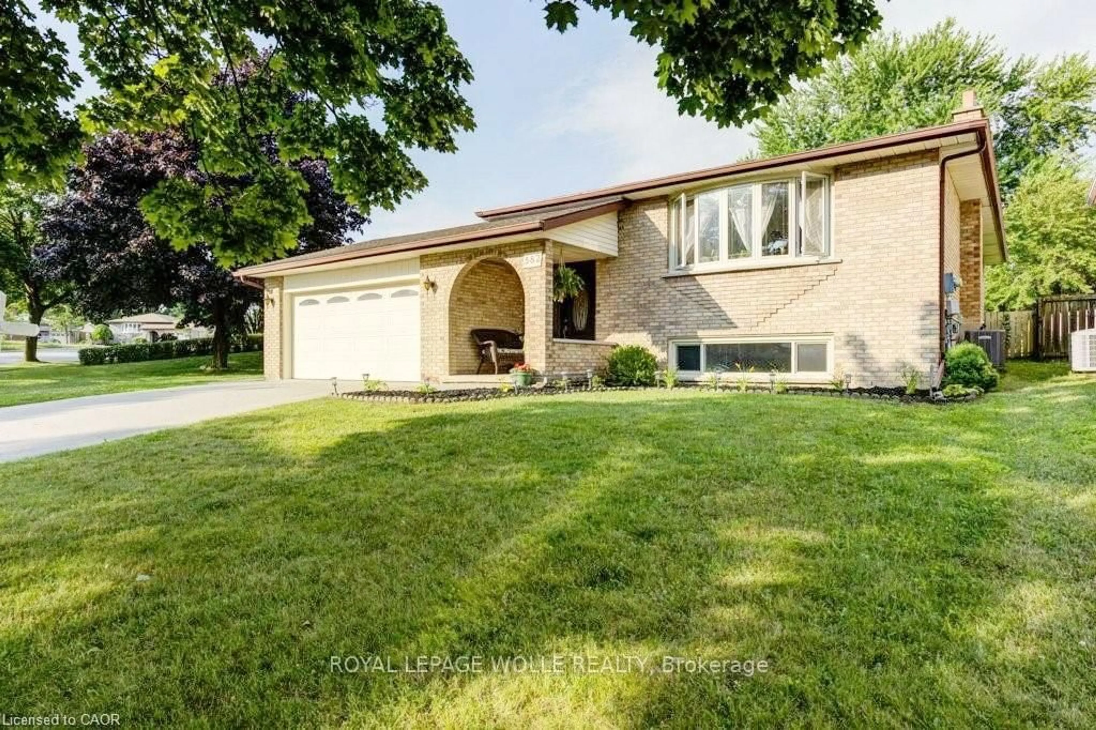 Home with brick exterior material, street for 582 Skylark Rd, Waterloo Ontario N2V 1B9