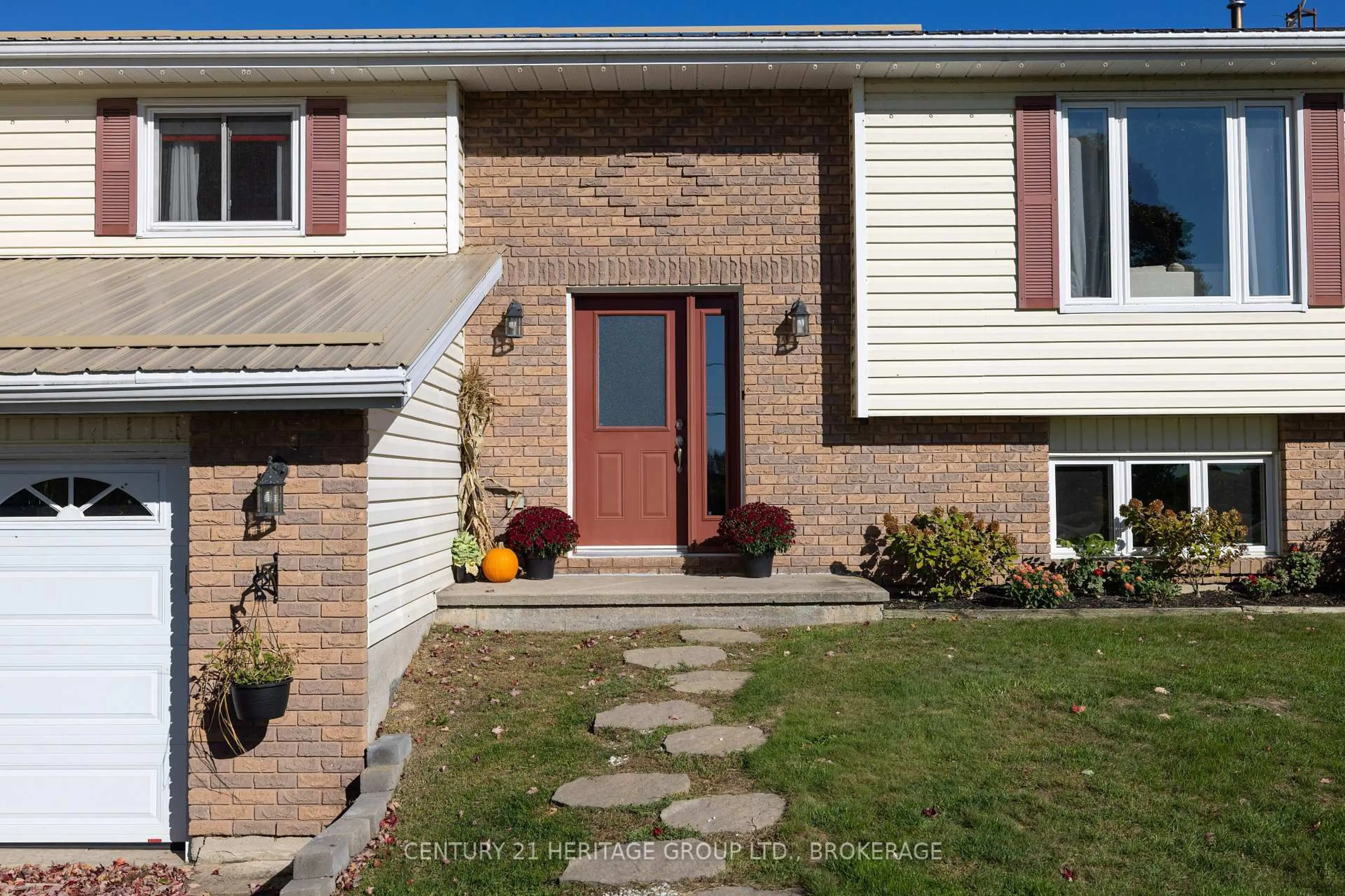 Home with brick exterior material, street for 4376 Wilmer Rd, Perth Road Ontario K0H 2L0