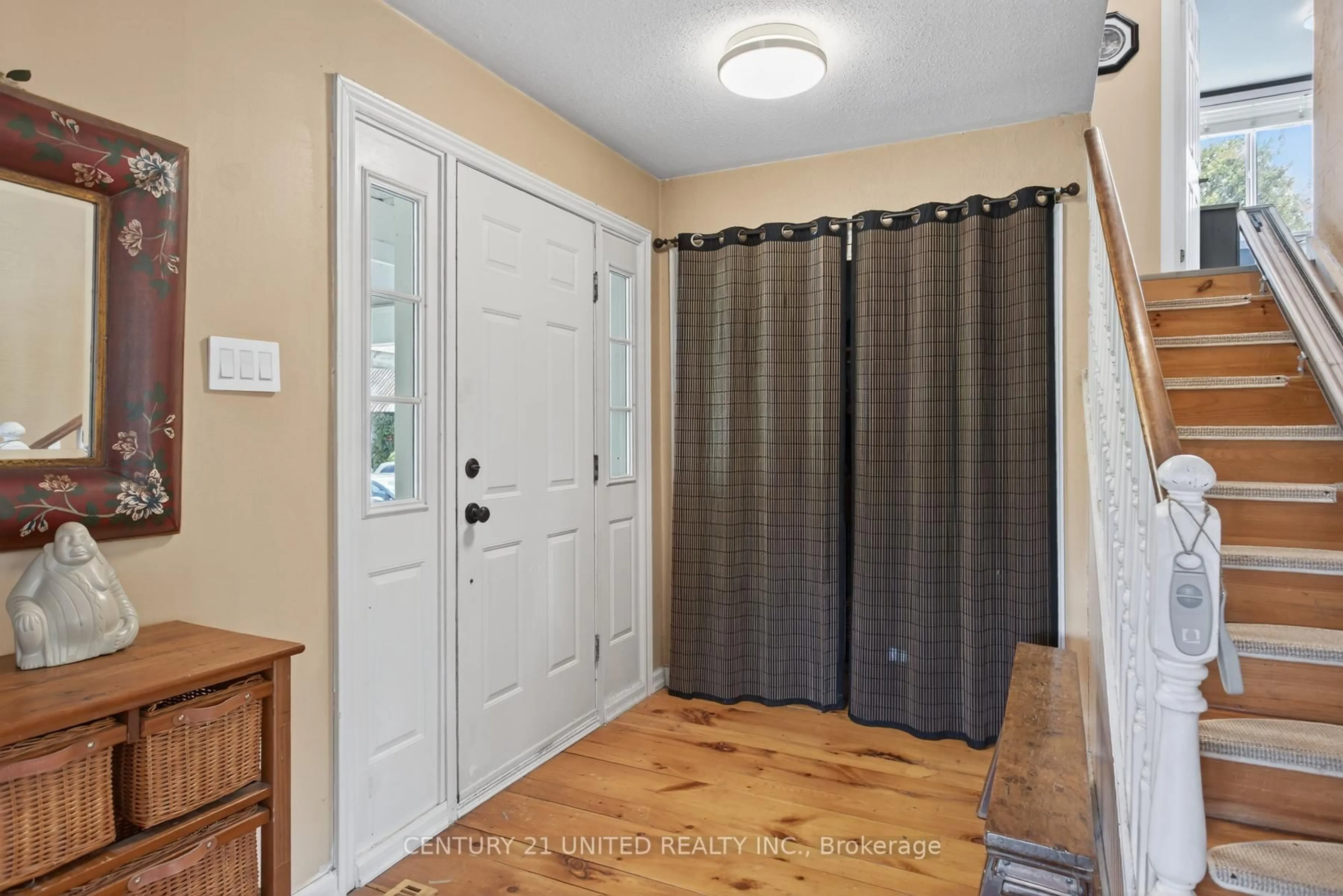 Indoor entryway for 4322 Hwy 7, Kawartha Lakes Ontario K0L 2W0