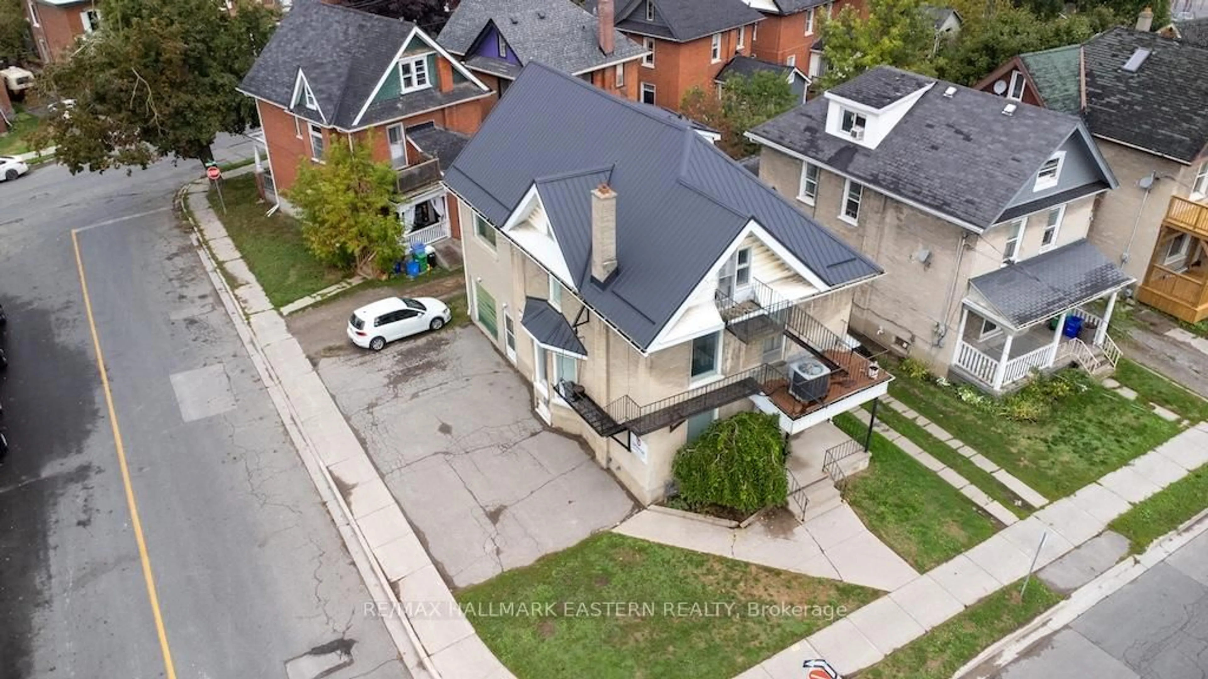 A pic from outside/outdoor area/front of a property/back of a property/a pic from drone, street for 203 Park St, Peterborough Ontario K9J 3P7