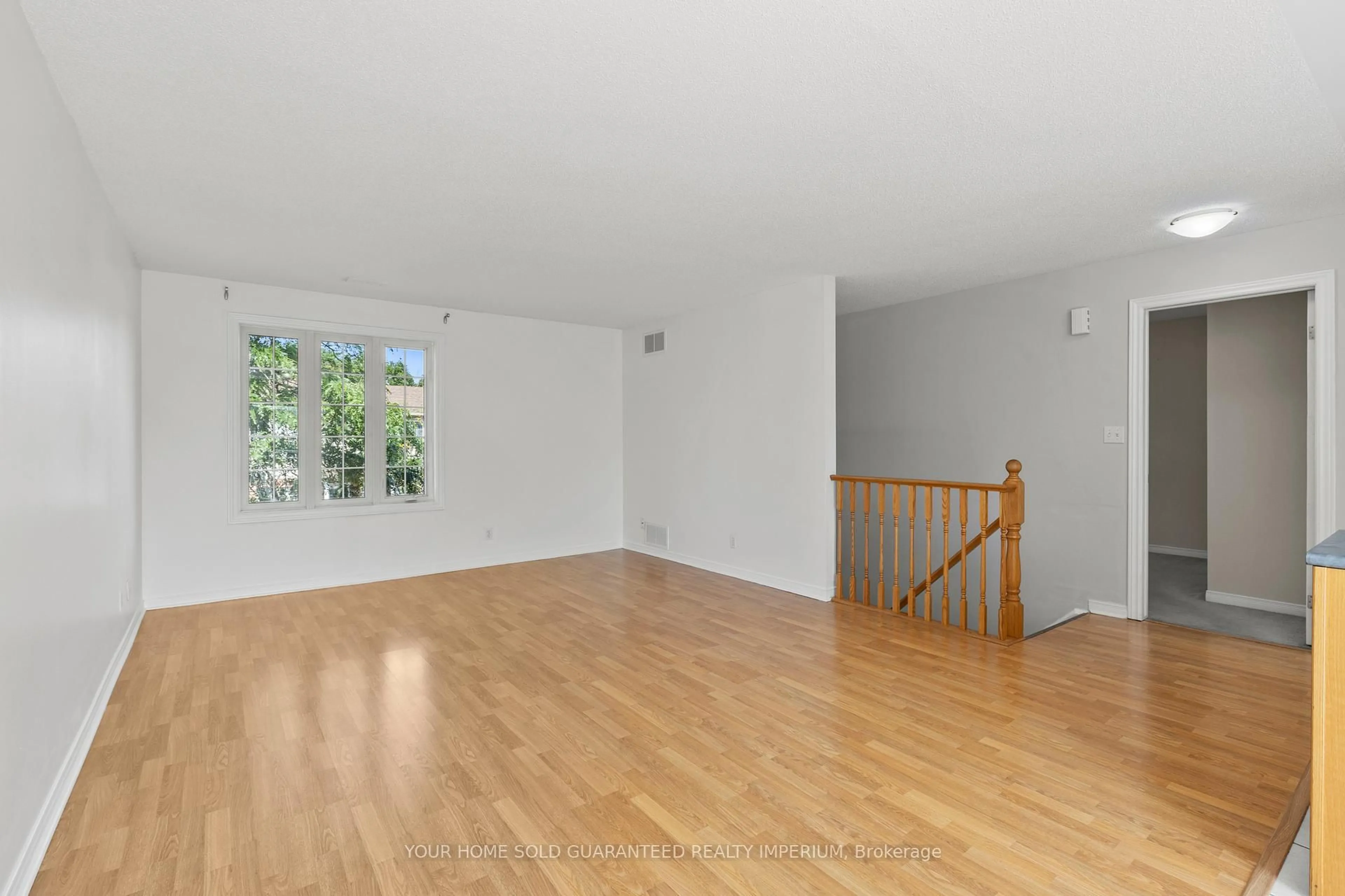 A pic of a room for 996 Rymal Rd #14, Hamilton Ontario L8W 3N5