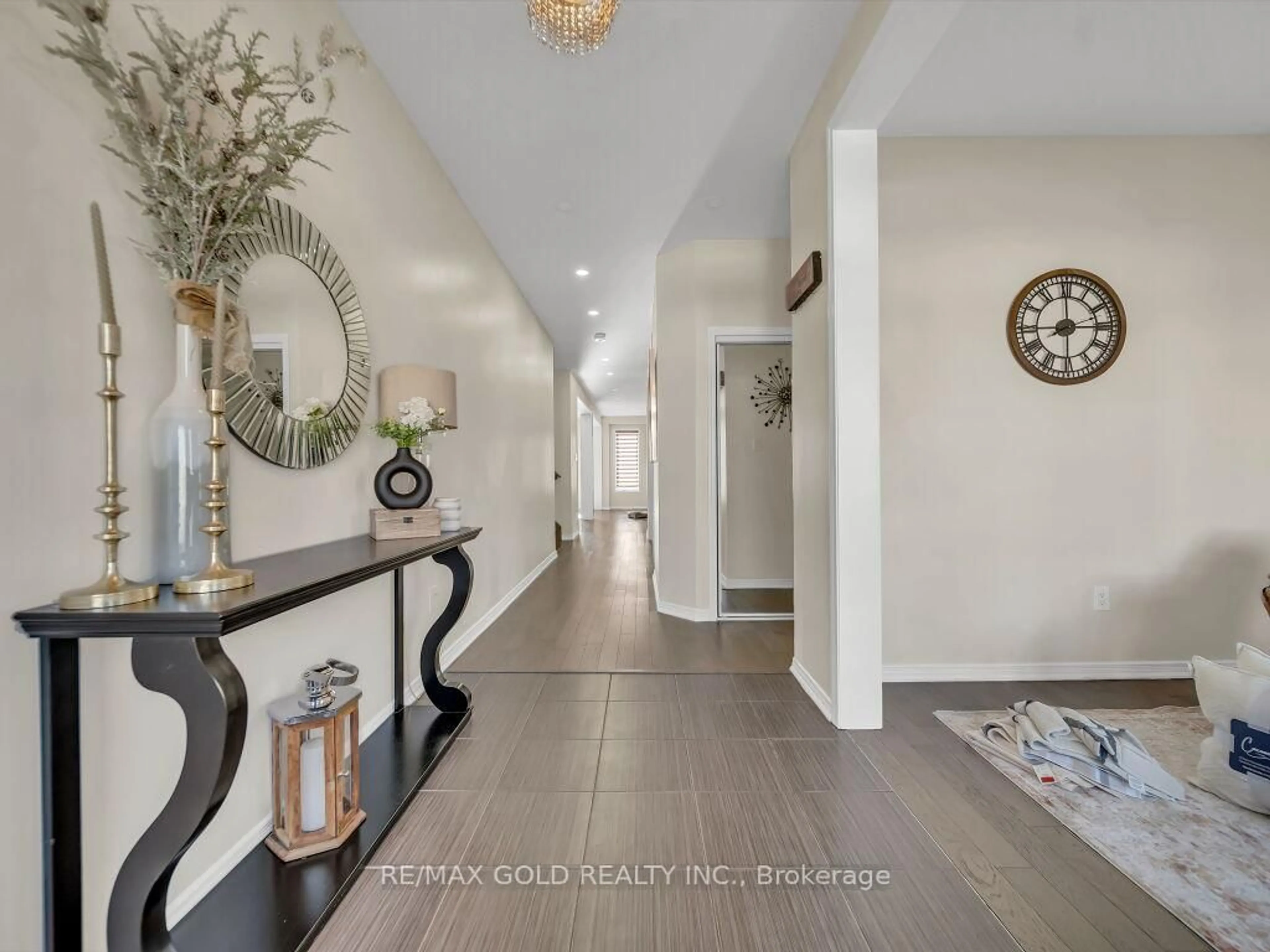 Indoor entryway for 219 Dolman St, Woolwich Ontario N0B 1M0