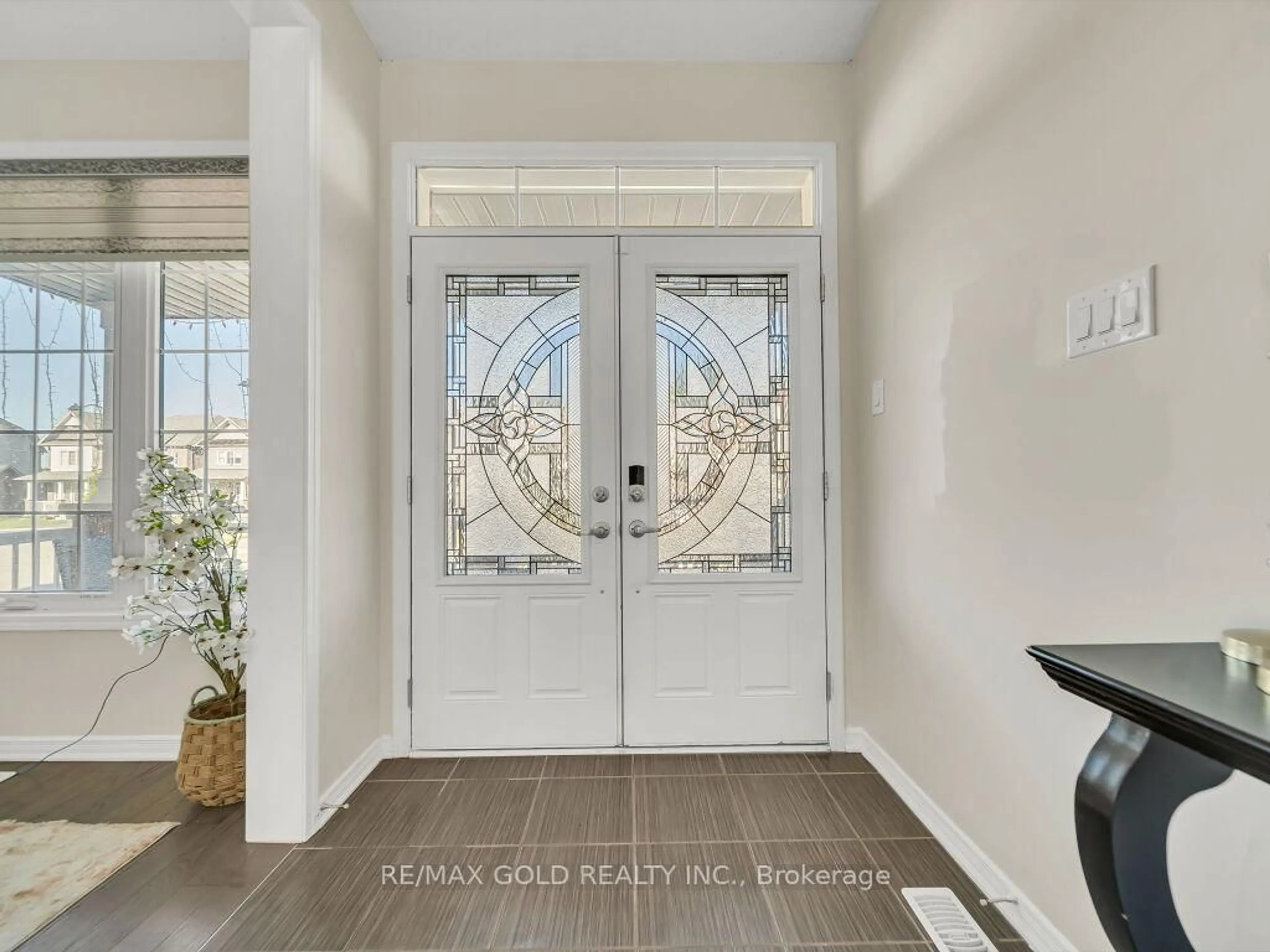 Indoor entryway for 219 Dolman St, Woolwich Ontario N0B 1M0