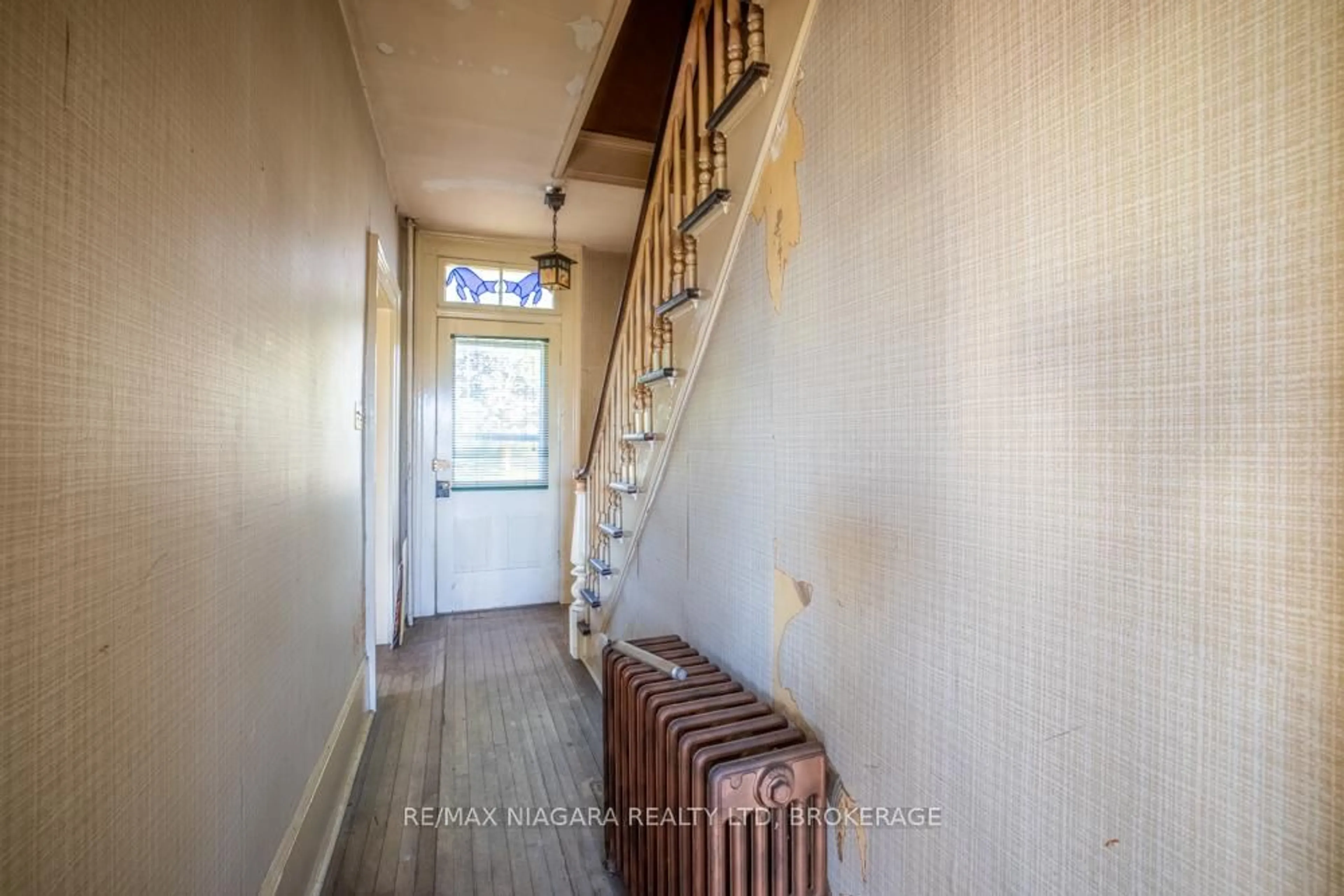 Unknown for 2295 CENTRE St, Thorold Ontario L0S 1A0