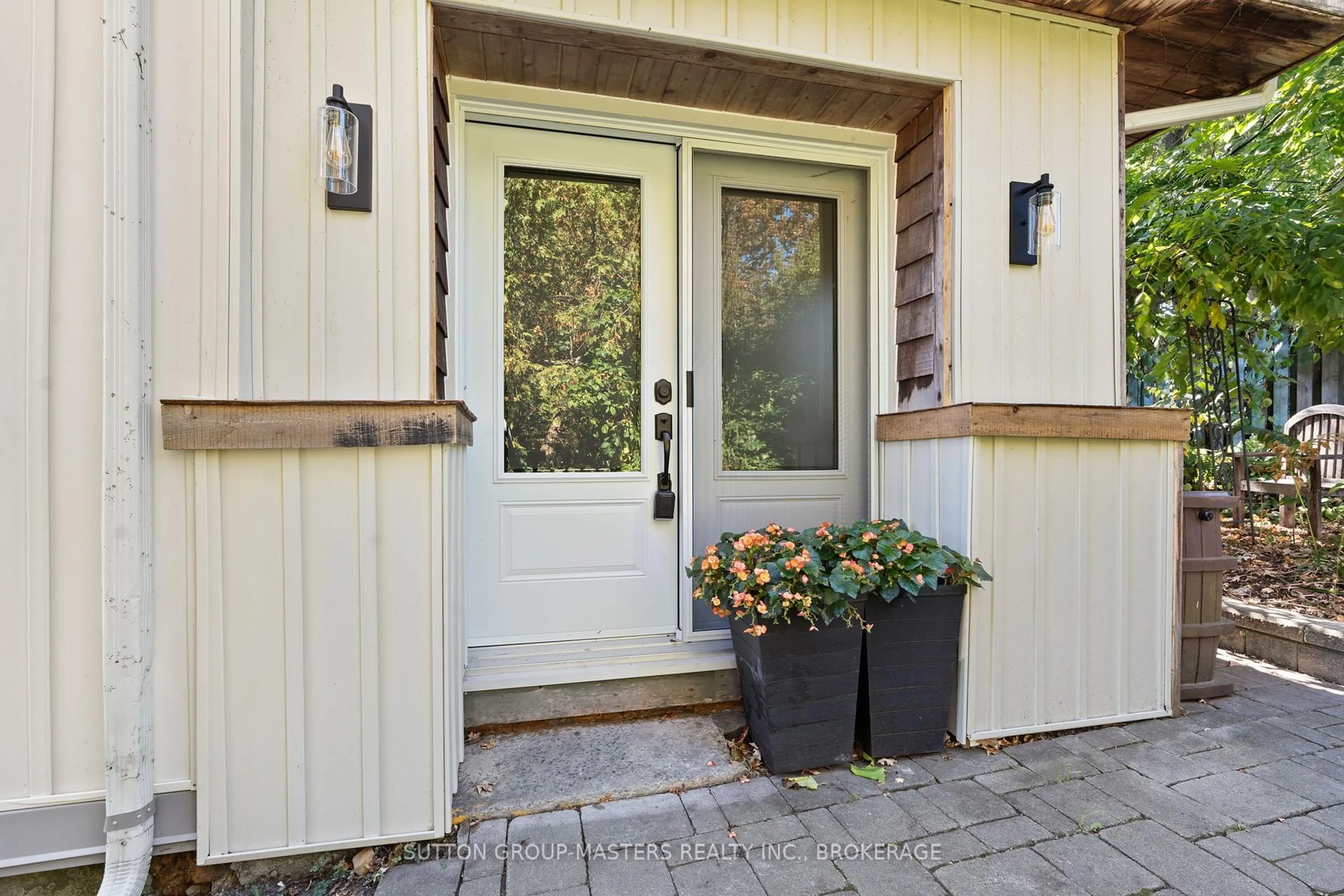 Indoor entryway for 151 Primrose Way, Kingston Ontario K7K 1L3