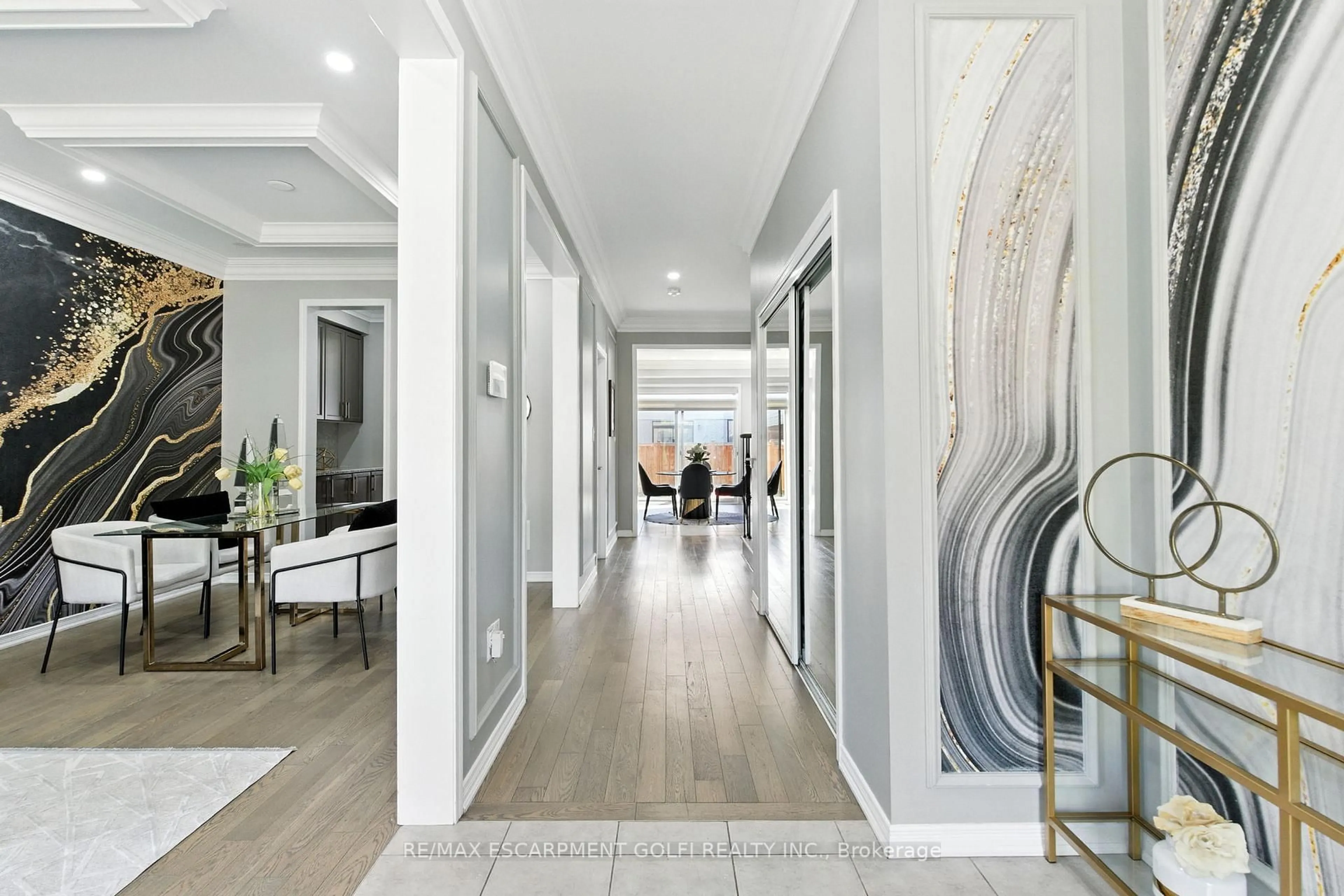 Indoor entryway for 126 CACTUS Cres, Hamilton Ontario L8J 0M3