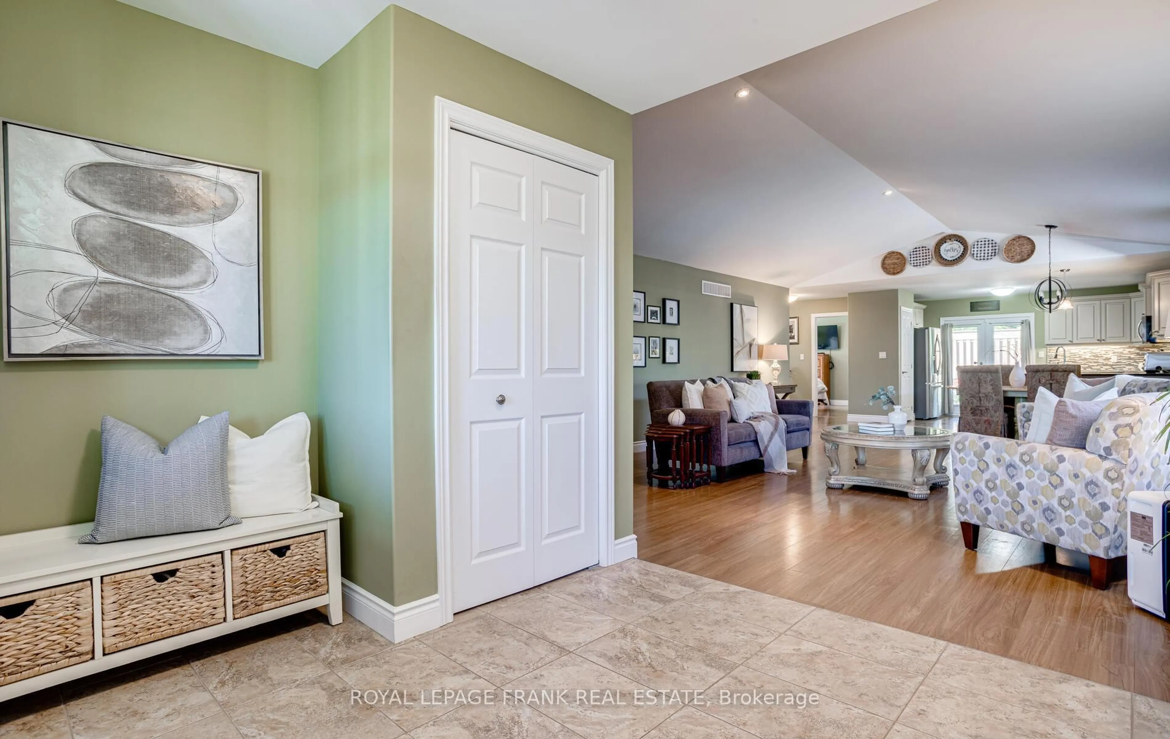 Indoor entryway for 41 Cortland Way, Brighton Ontario K0K 1H0