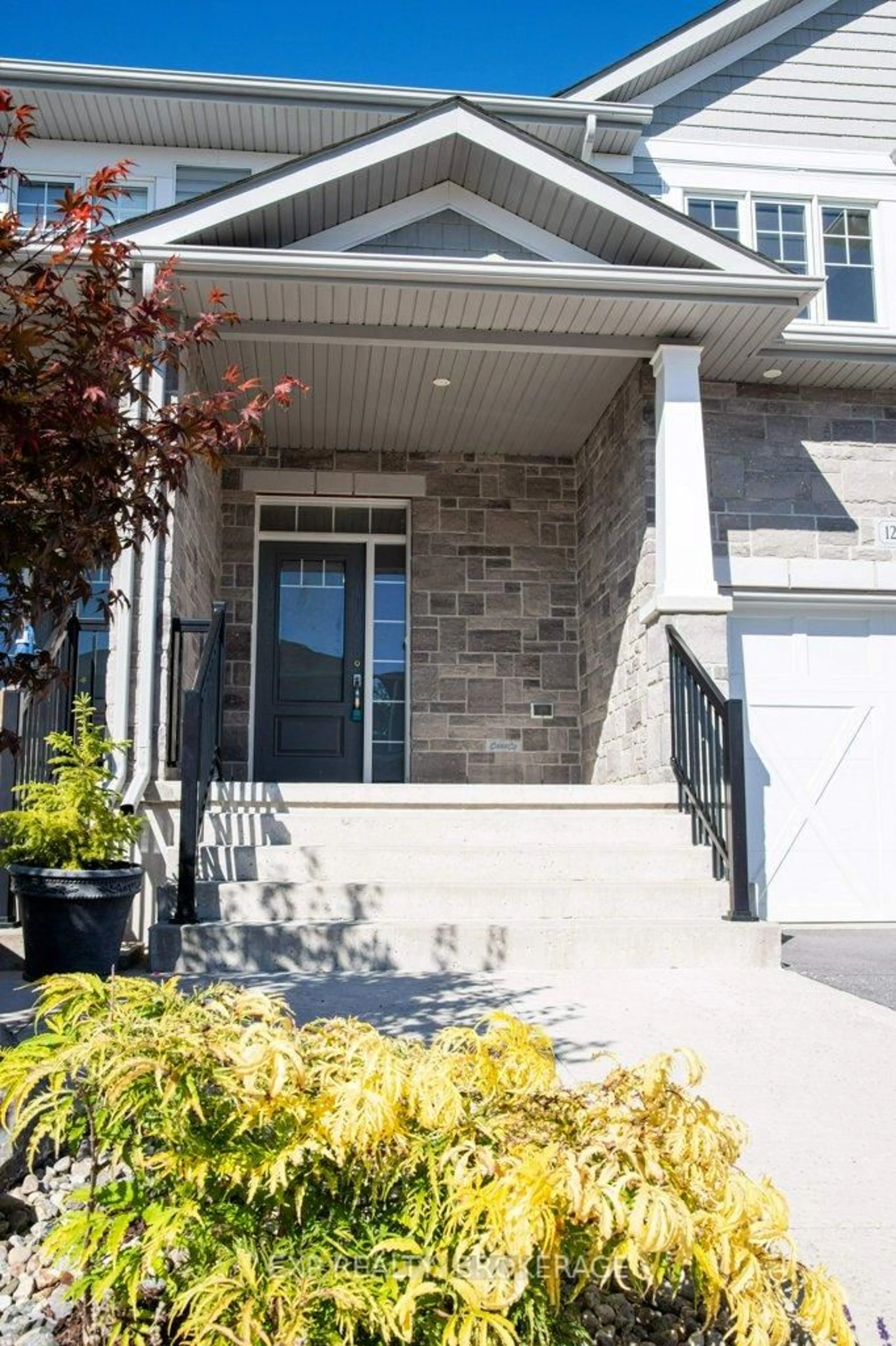Home with vinyl exterior material, street for 1261 Max Cres, Kingston Ontario K7P 0P2