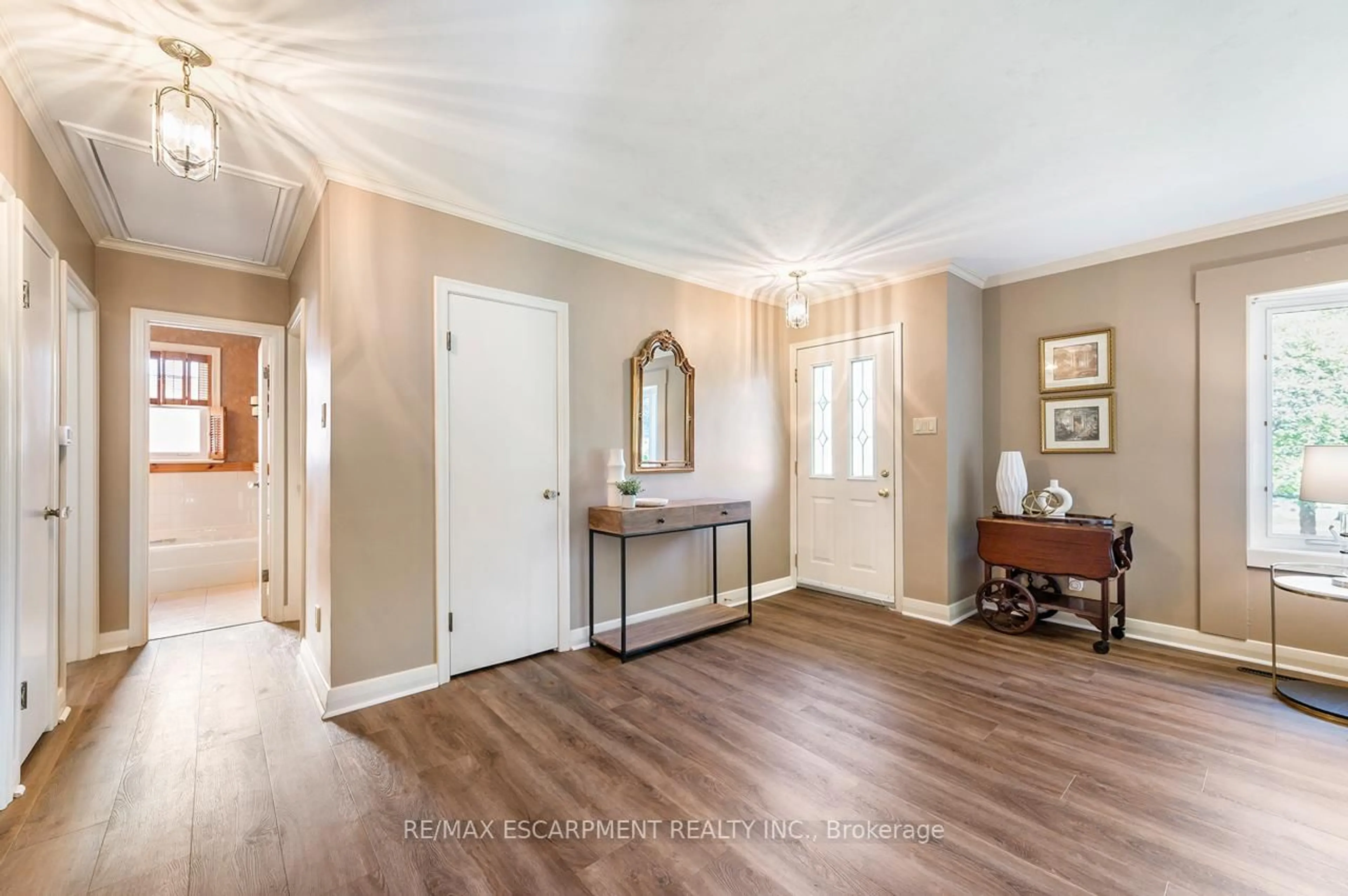 Indoor entryway for 97 Ellis Cres, Waterloo Ontario N2J 2B9