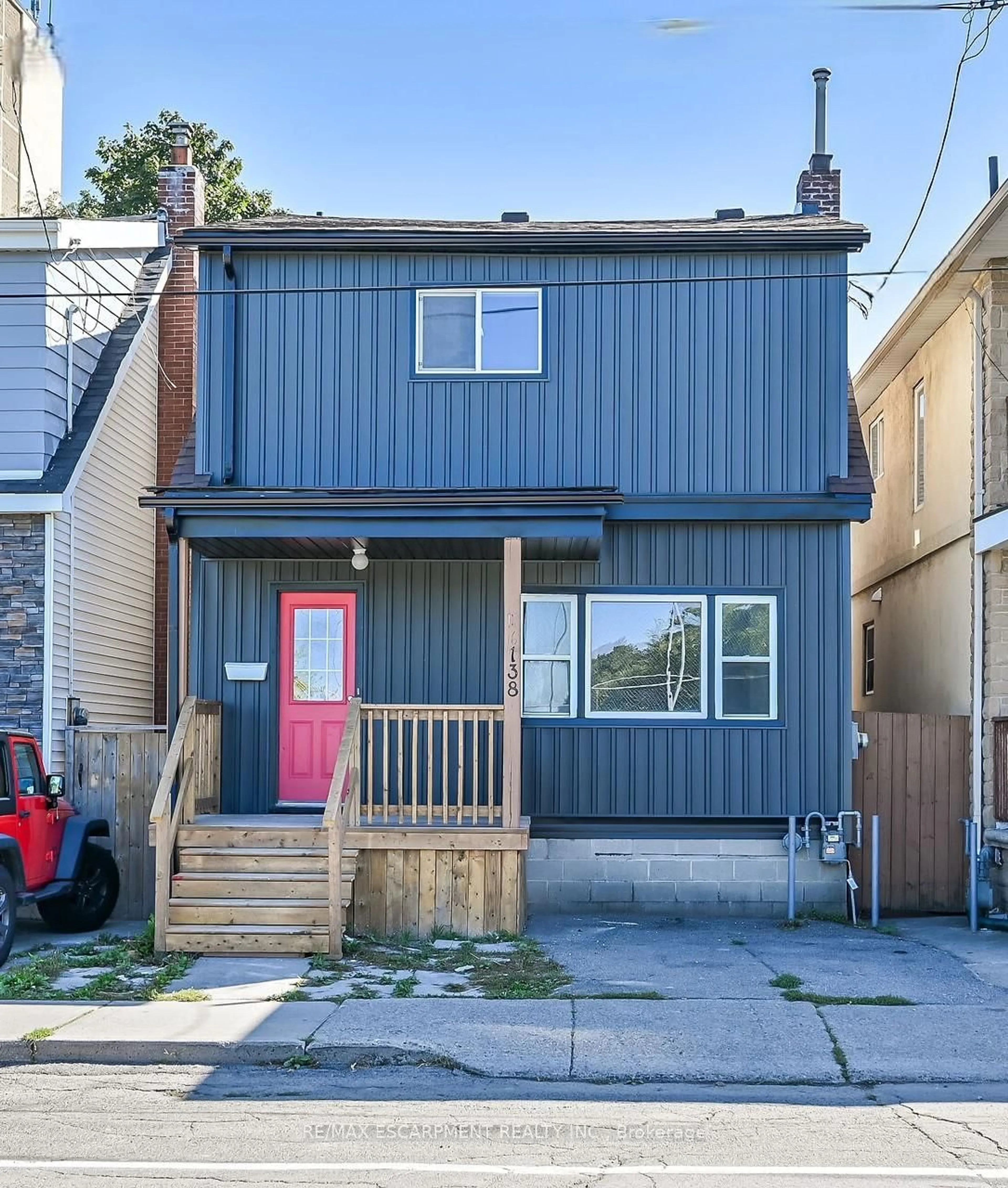 Home with brick exterior material, street for 138 Sanford Ave, Hamilton Ontario L8L 5Z5