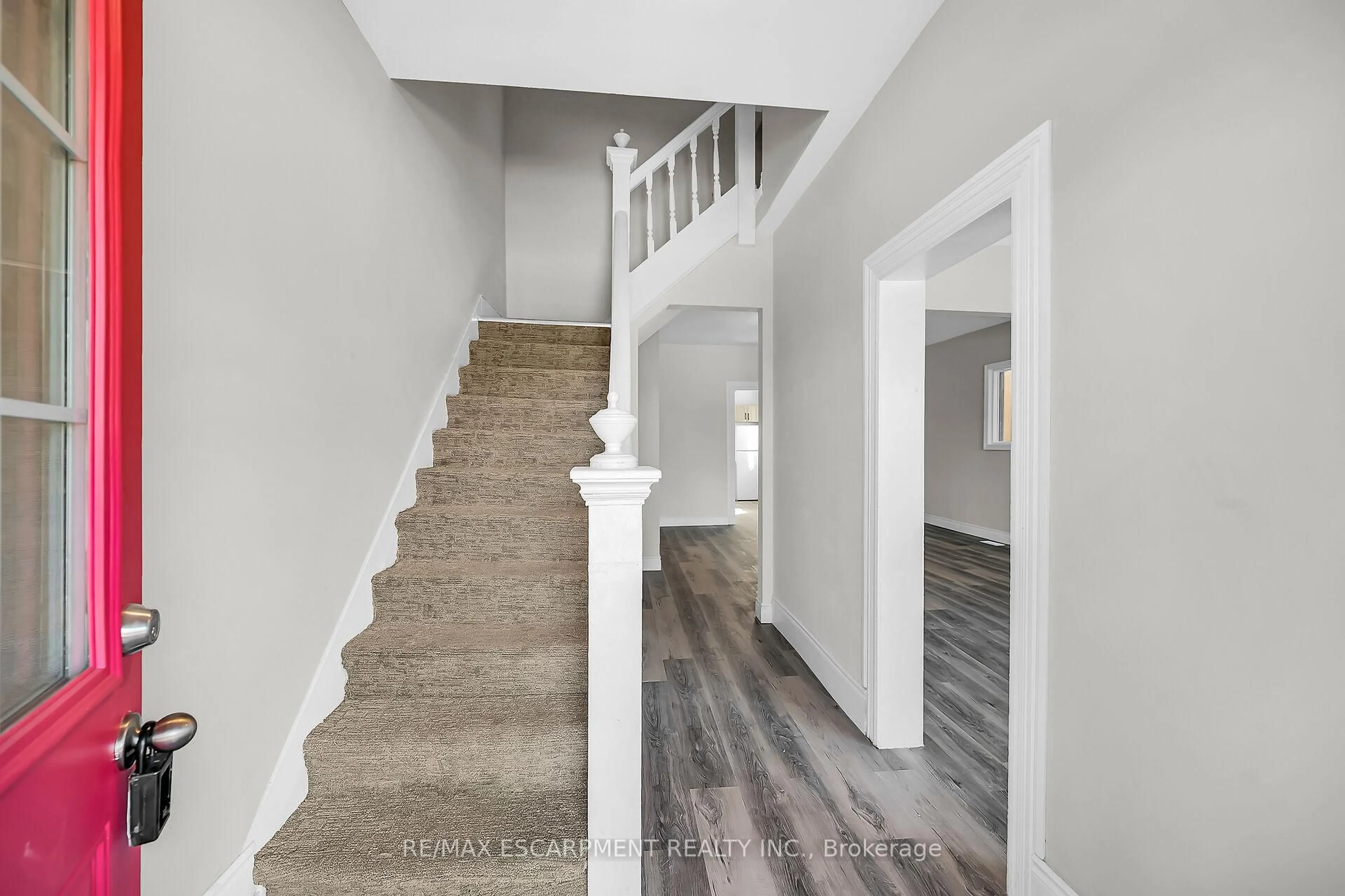 Unknown for 138 Sanford Ave, Hamilton Ontario L8L 5Z5
