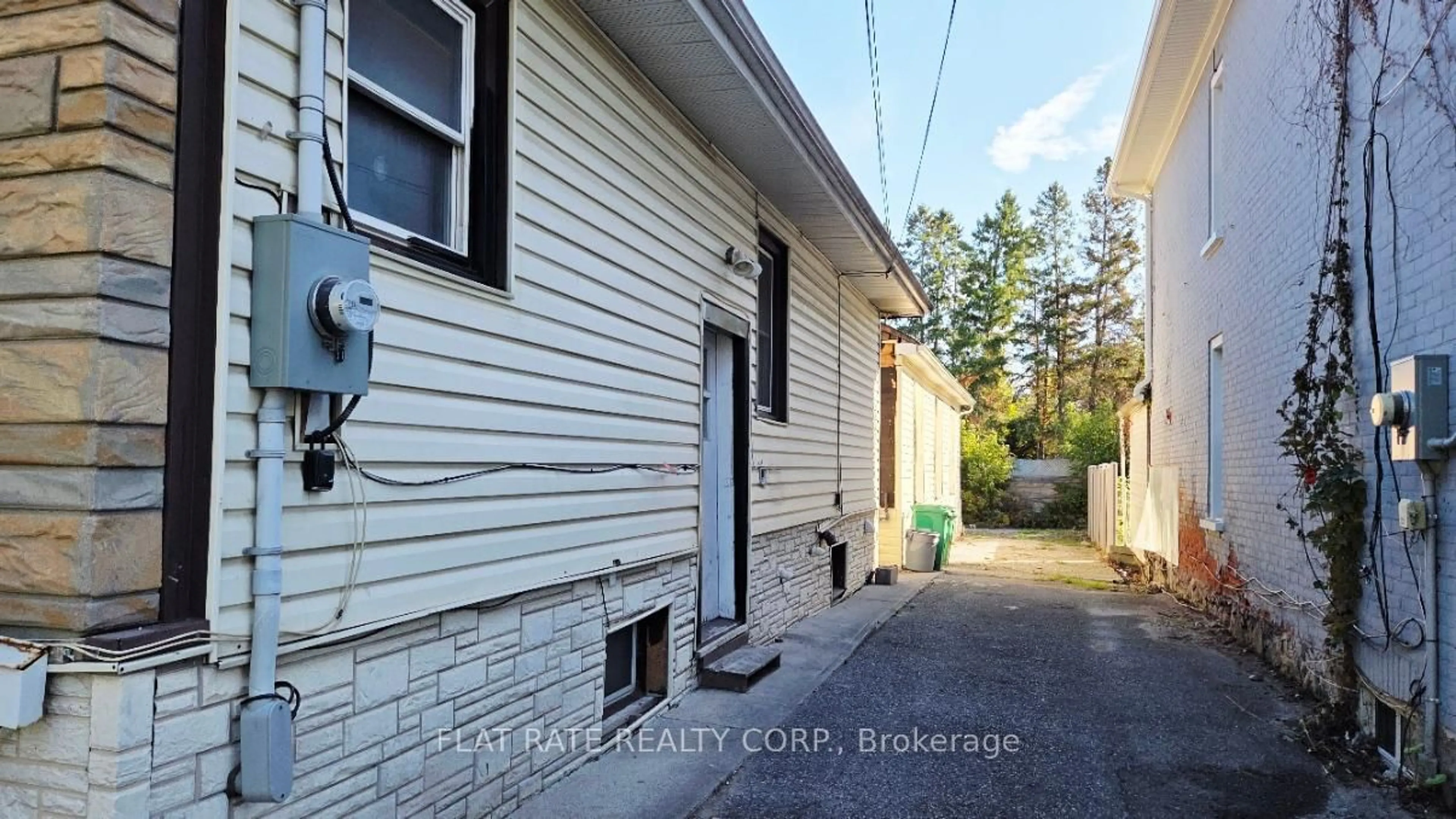 Unknown for 106 STEWART St, Peterborough Ontario K9J 3M1