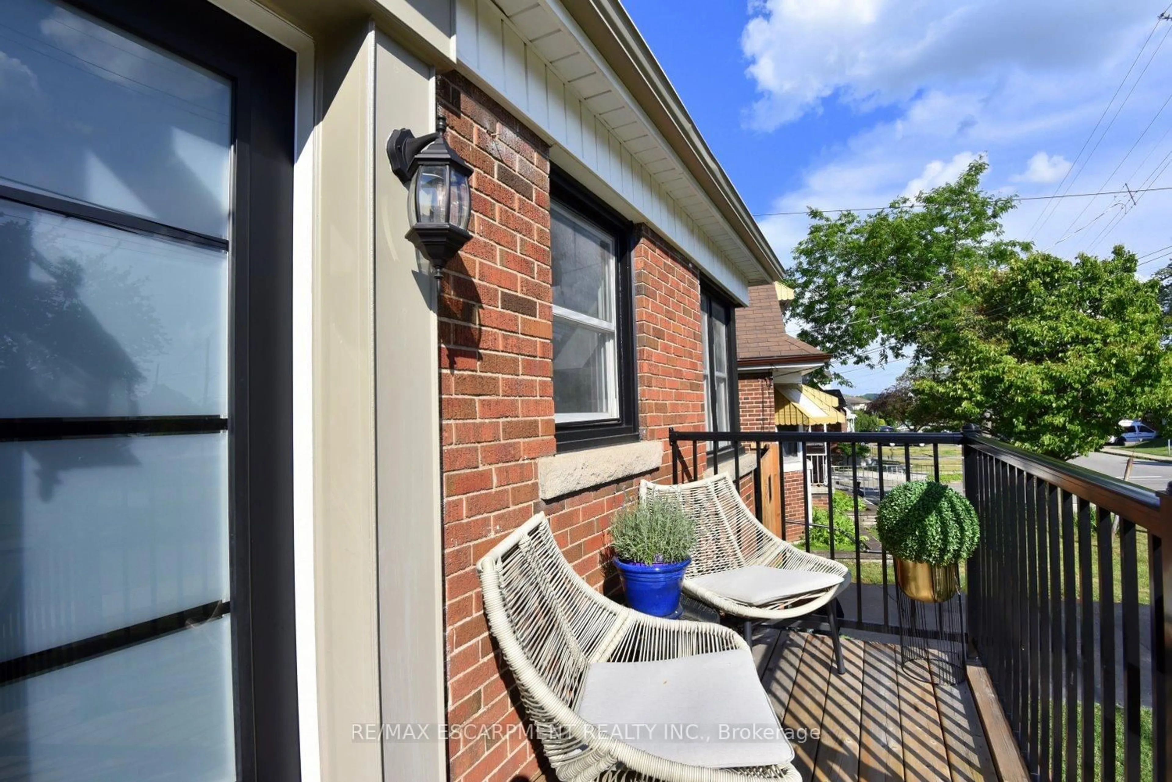 Patio, street for 45 Dunkirk Dr, Hamilton Ontario L8K 4W9
