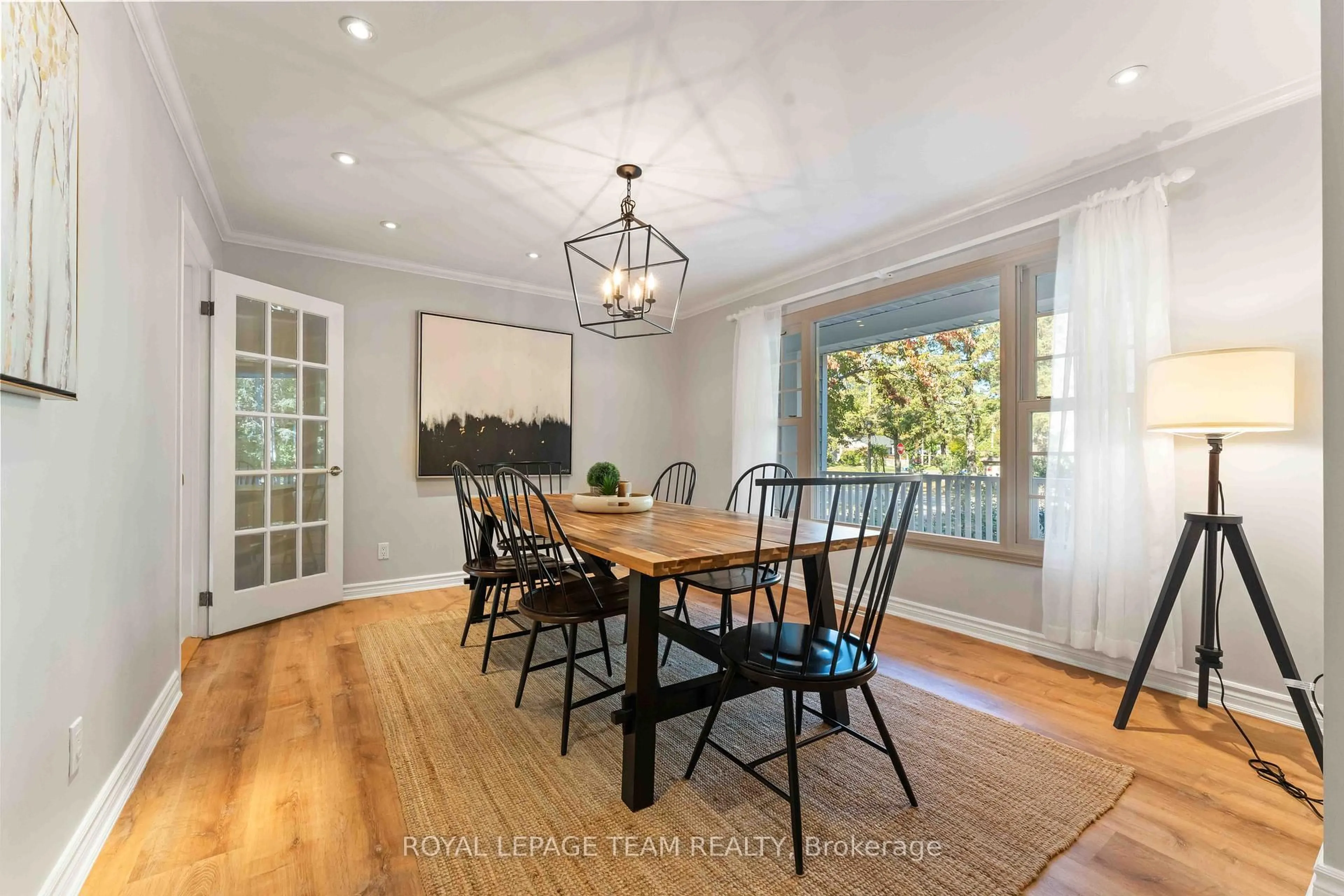 Dining room, wood/laminate floor for 60 Vaan Dr, Ottawa Ontario K2G 0C9