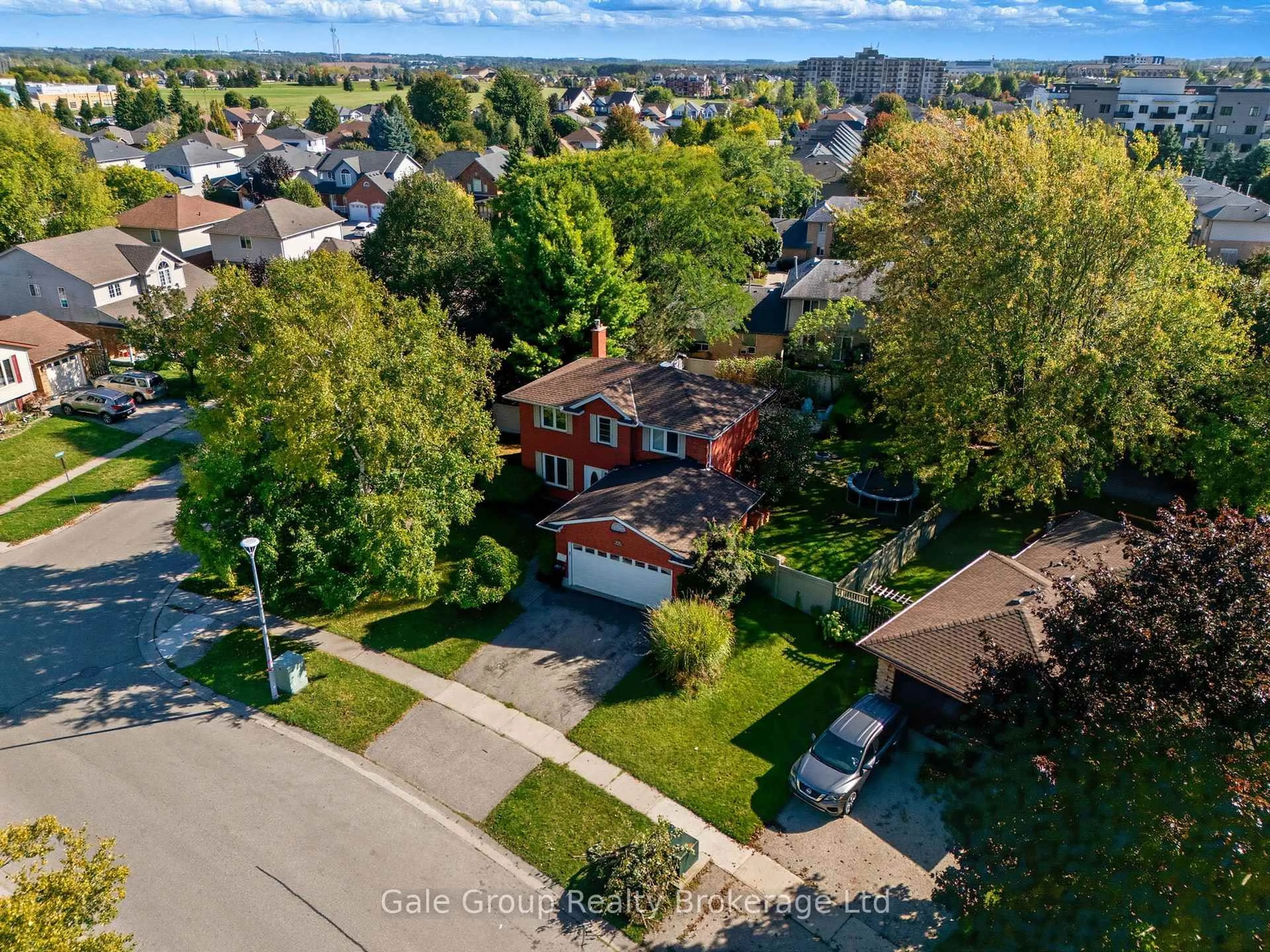 A pic from outside/outdoor area/front of a property/back of a property/a pic from drone, street for 468 Manitoba Rd, Woodstock Ontario N4S 8N8