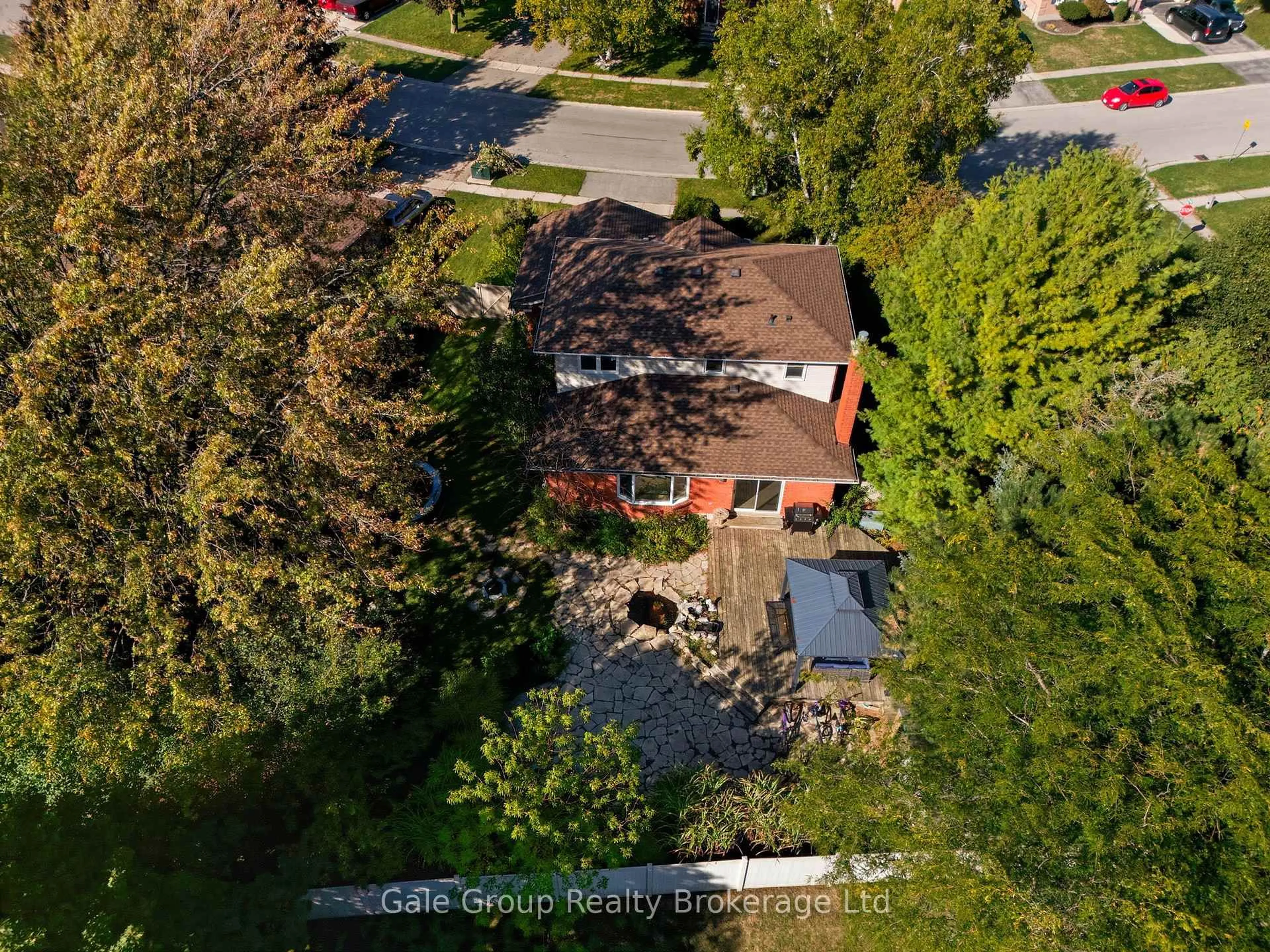 A pic from outside/outdoor area/front of a property/back of a property/a pic from drone, street for 468 Manitoba Rd, Woodstock Ontario N4S 8N8