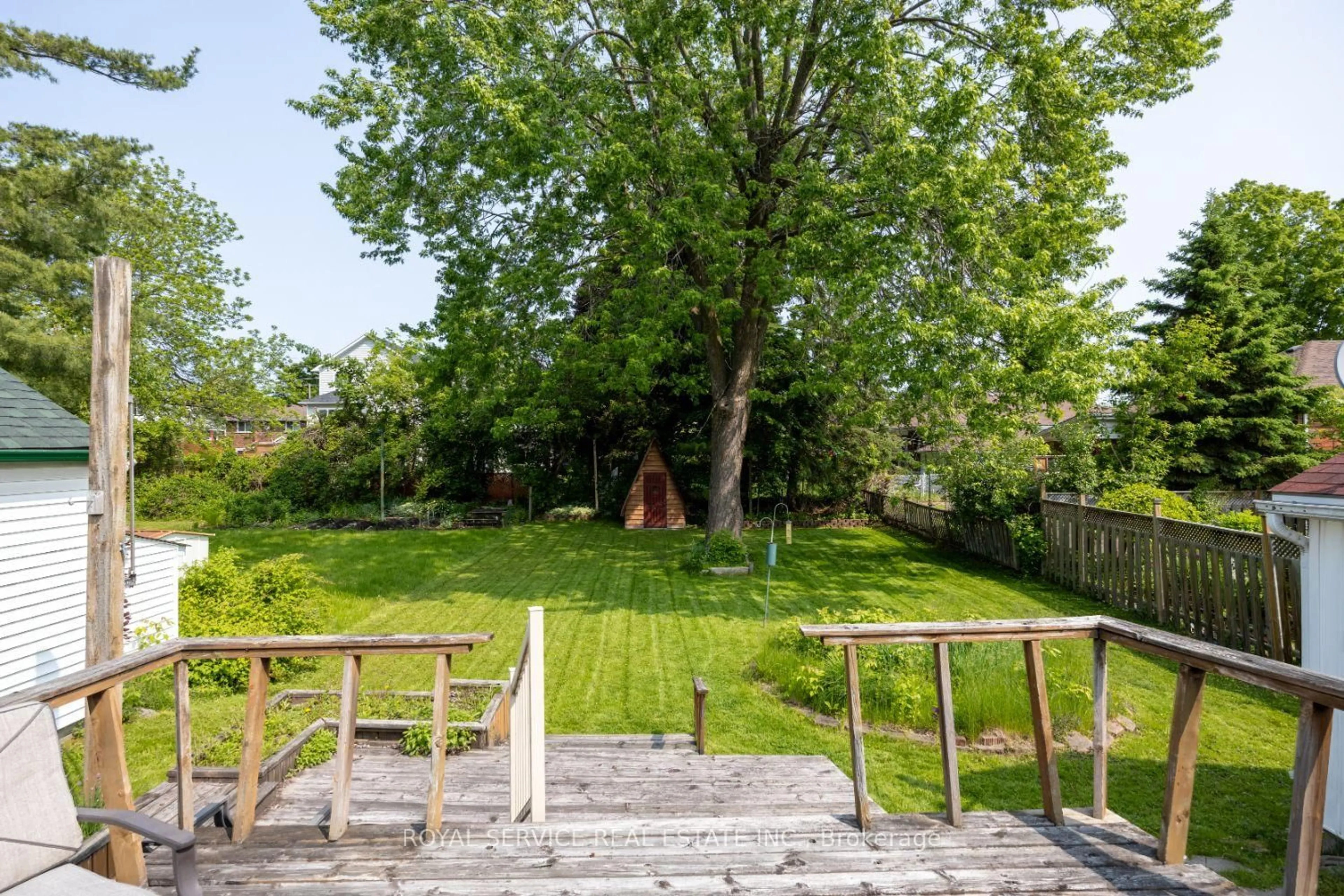 Patio, street for 388 Dublin St, Peterborough Ontario K9H 3C9