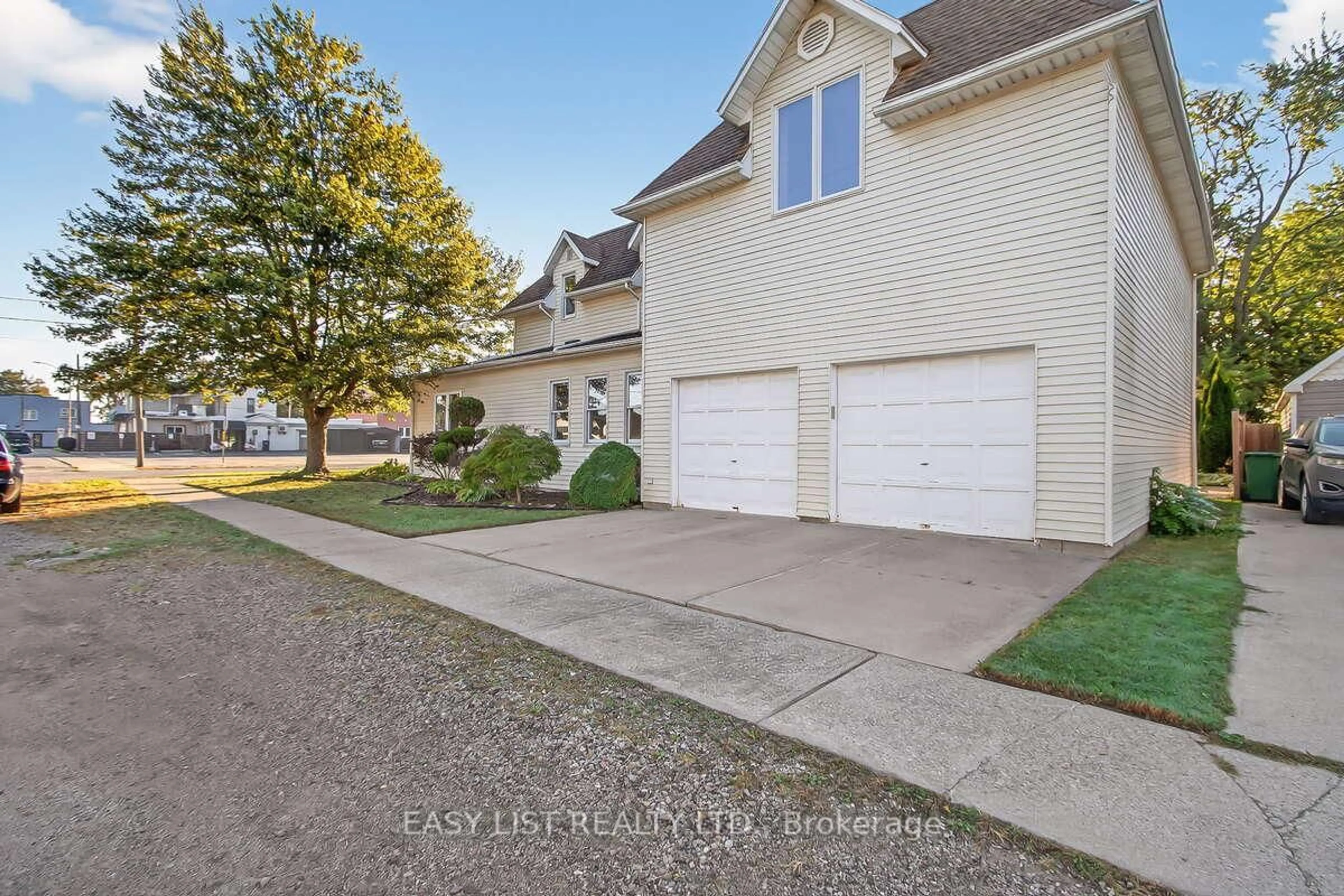 Unknown for 128 Albert St, Essex Ontario N8M 2E3