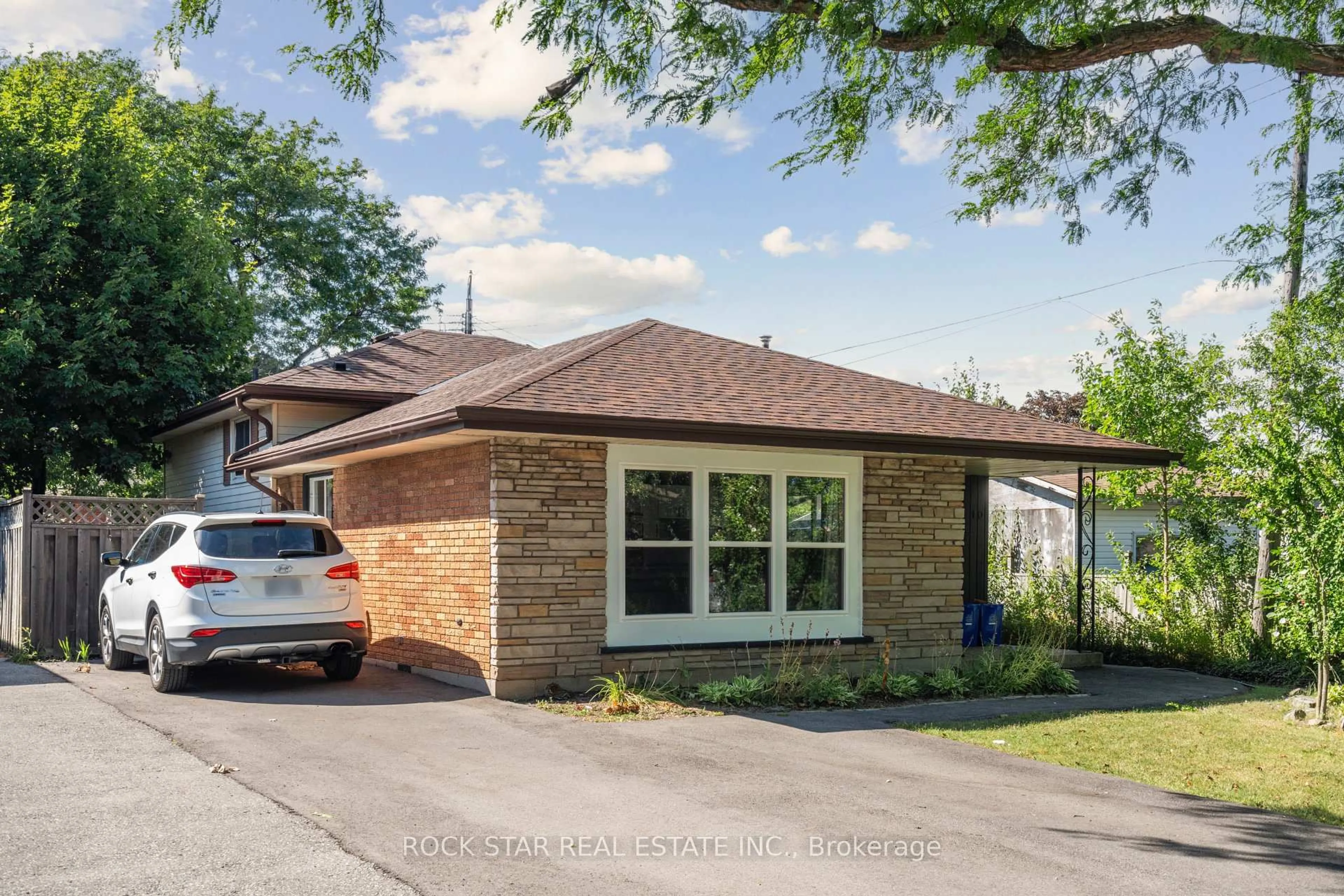 Home with brick exterior material, street for 10 Sycamore St, Hamilton Ontario L8T 3N7