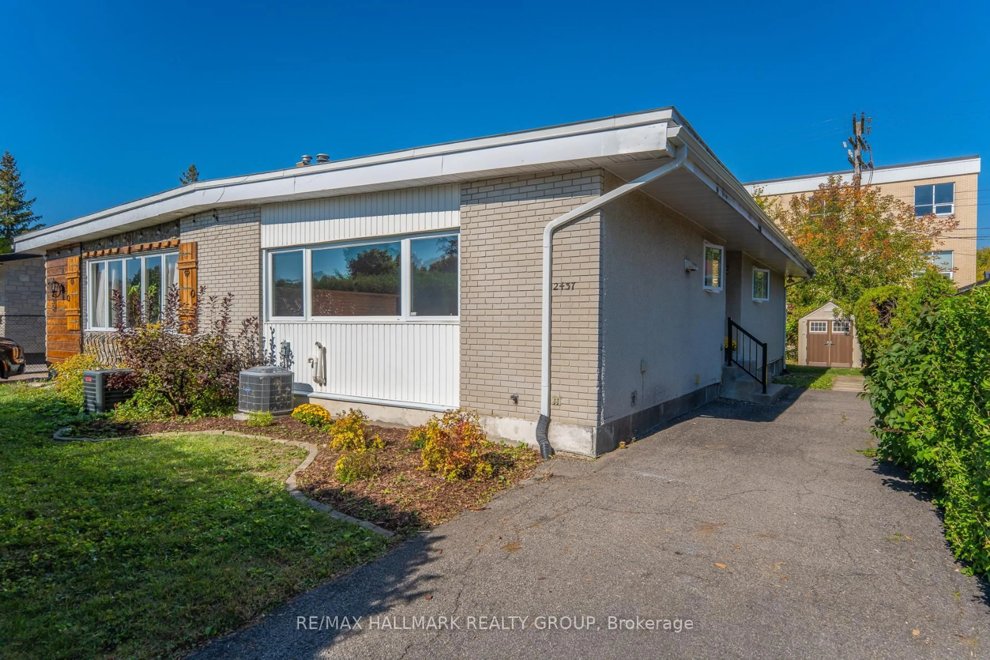 Unknown for 2437 Tupper Ave, Ottawa Ontario K1G 1G6