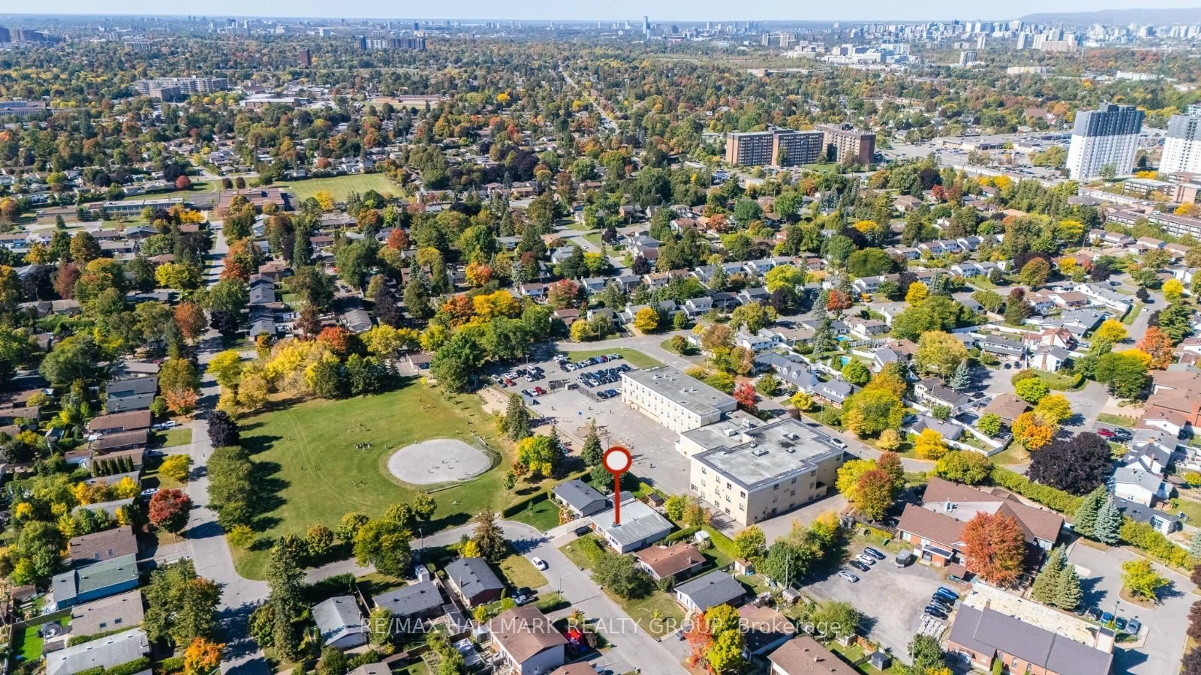 A pic from outside/outdoor area/front of a property/back of a property/a pic from drone, street for 2437 Tupper Ave, Ottawa Ontario K1G 1G6