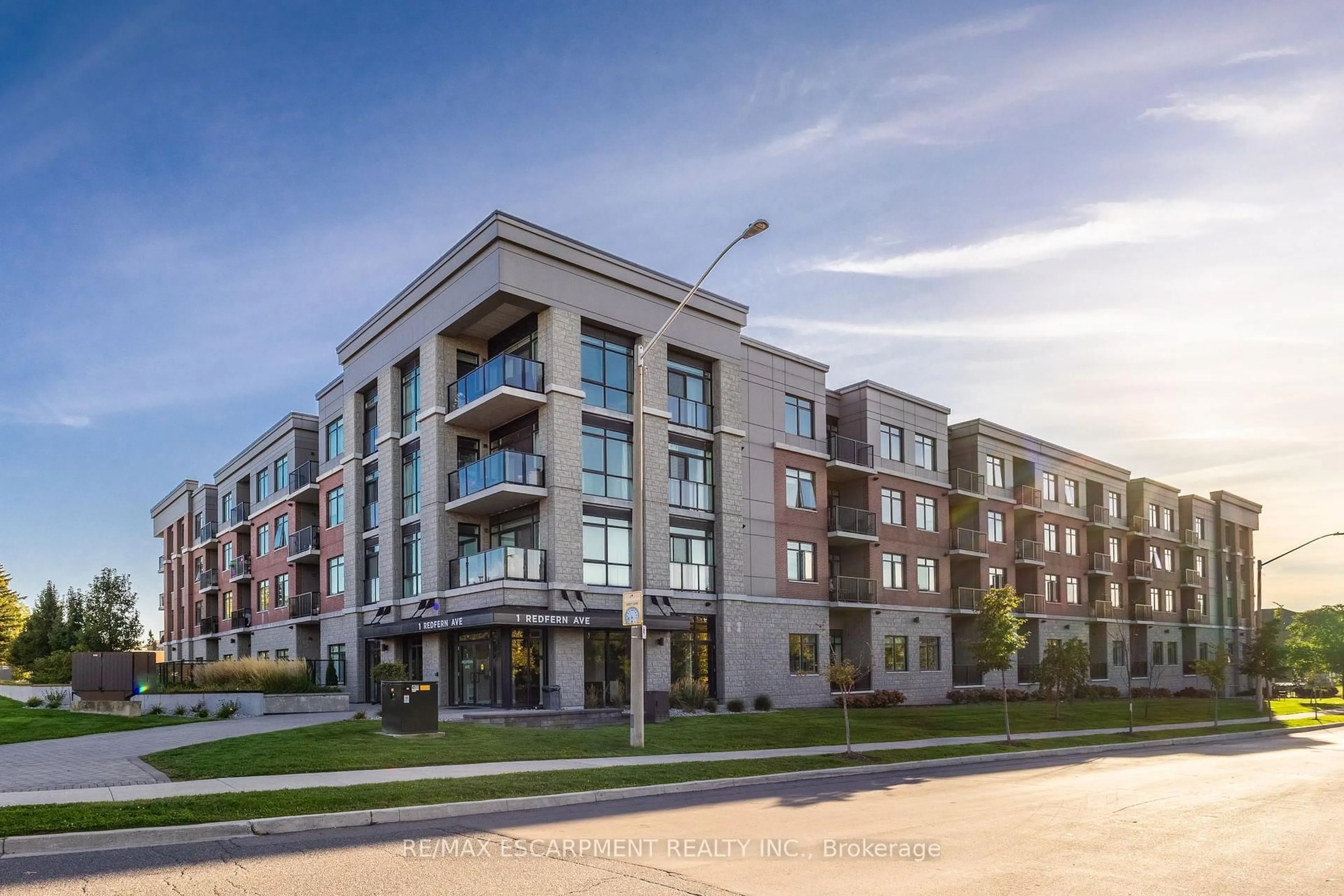 Unknown for 1 Redfern Ave #426, Hamilton Ontario L9C 0E6