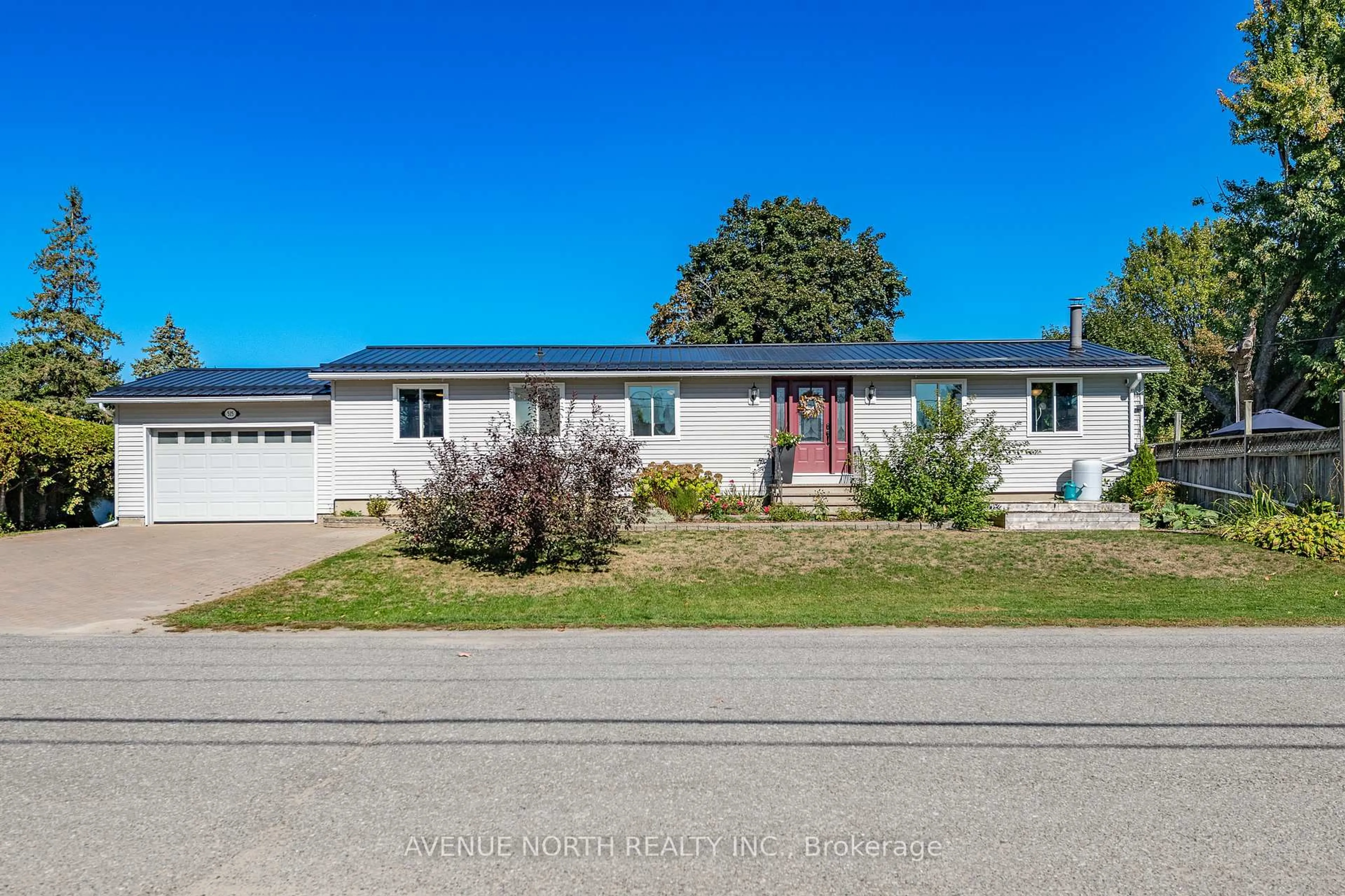 Home with vinyl exterior material, street for 515 LYDIA St, North Grenville Ontario K0G 1J0