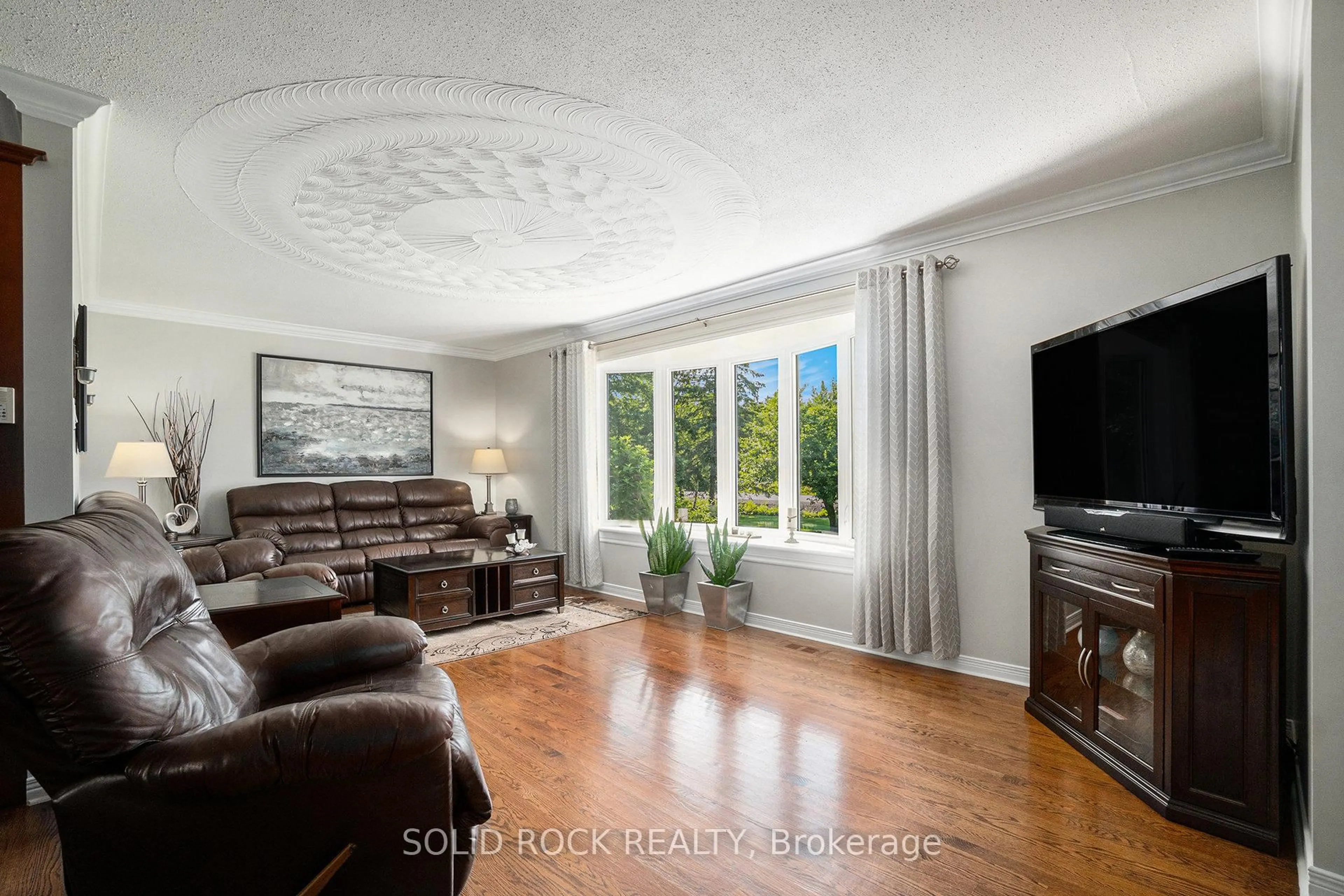 Living room with furniture, unknown for 2278 Russland Rd, Russell Ontario K0A 3H0
