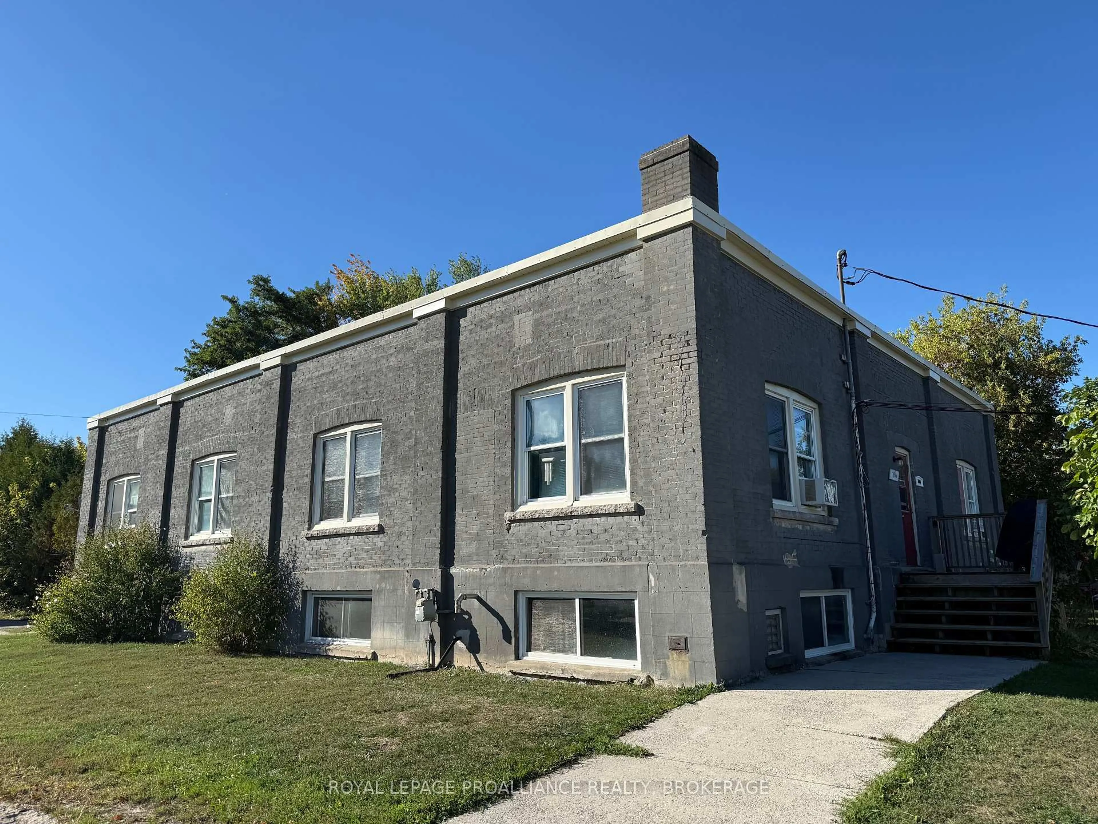 Home with brick exterior material, building for 306-308 Oak St, Gananoque Ontario K7G 2R6