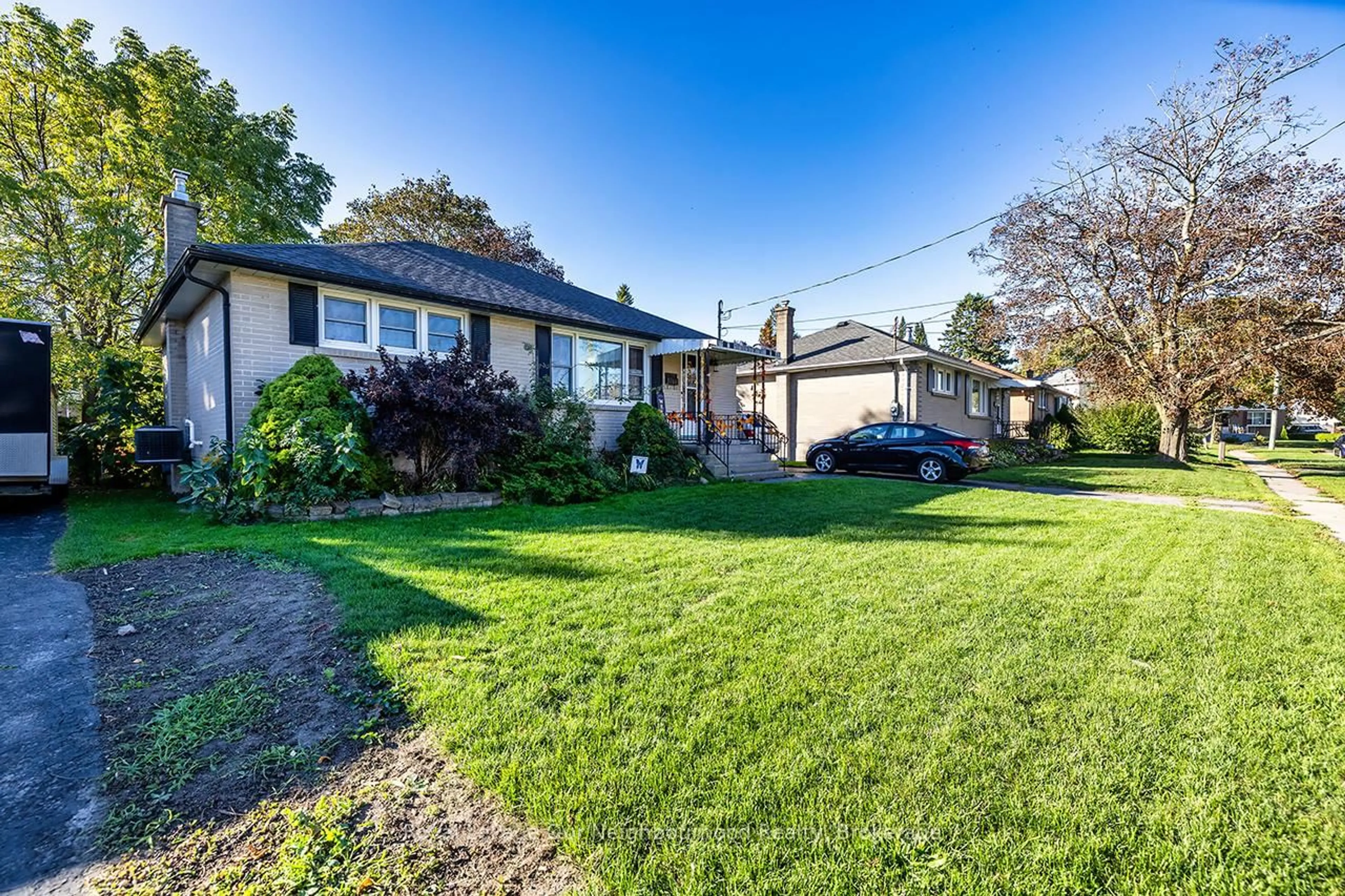 A pic from outside/outdoor area/front of a property/back of a property/a pic from drone, street for 531 Shirley St, Cobourg Ontario K9A 2A4
