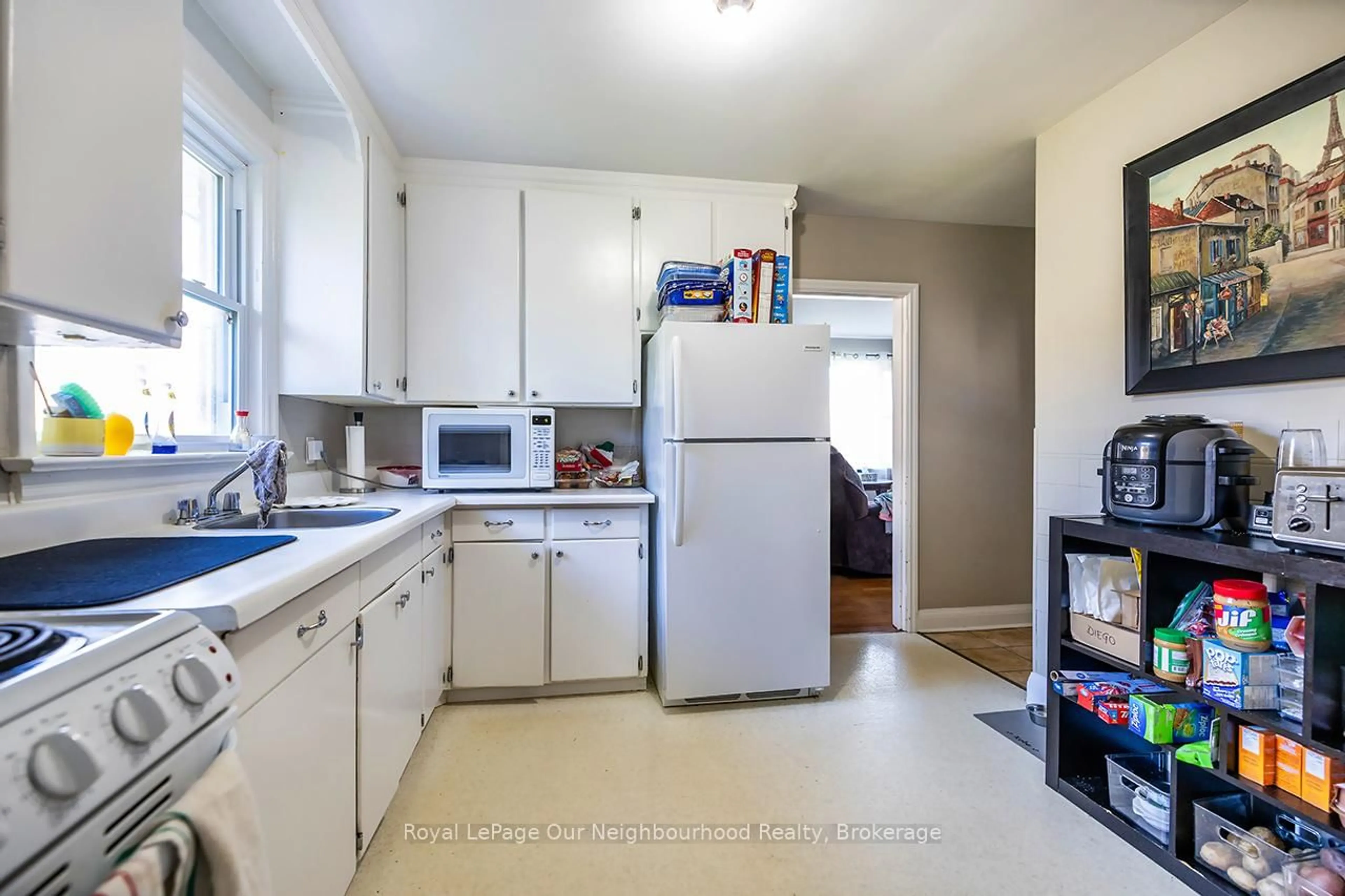Standard kitchen, unknown for 531 Shirley St, Cobourg Ontario K9A 2A4