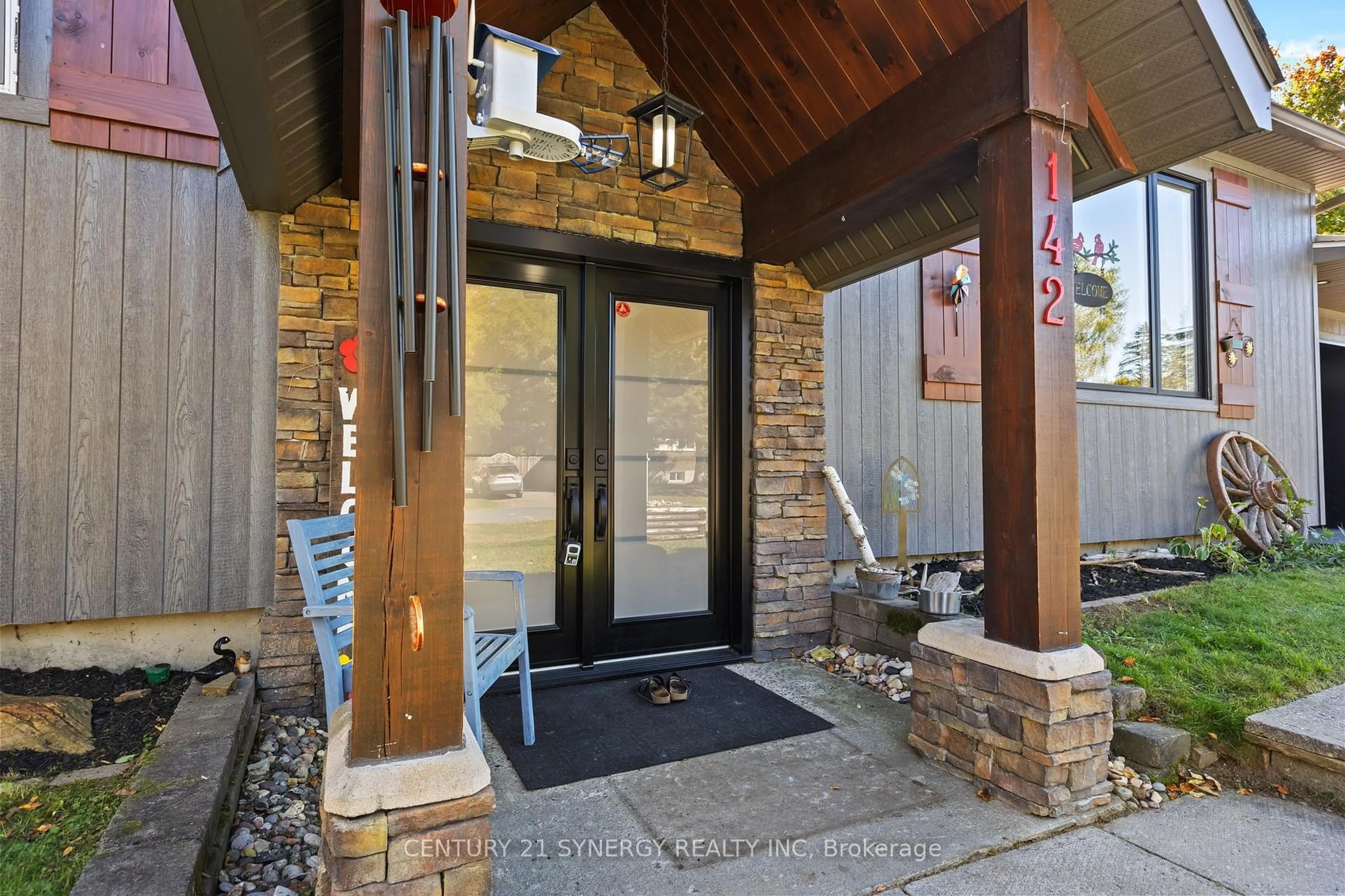 Indoor entryway for 142 Martin St, The Nation Ontario K0A 2M0
